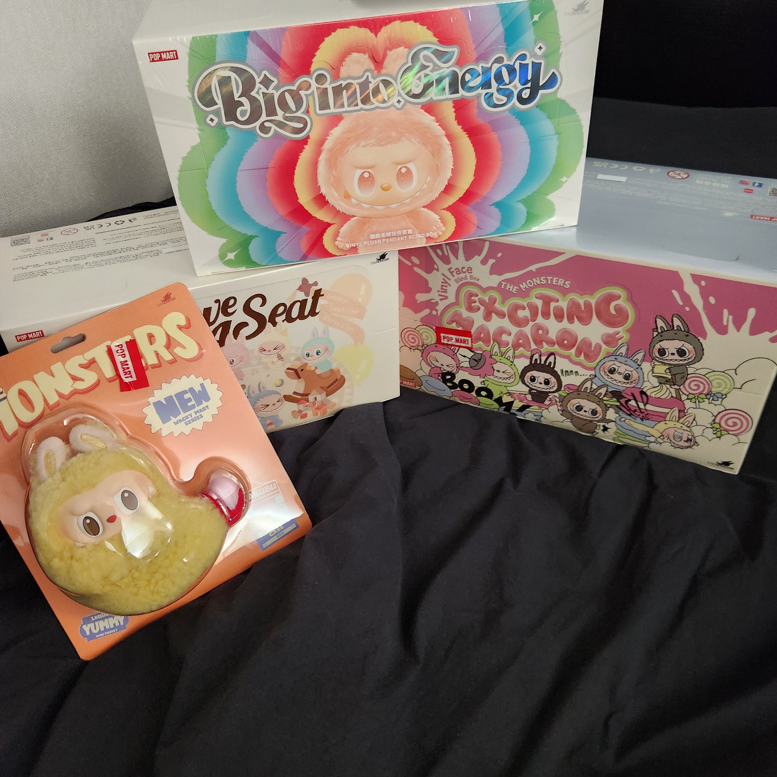 Pop Mart Labubu The Monsters Highlight Series Sealed Case (6 Blind Boxes), Pop Mart The Monsters Labubu Tasty Macarons Series Sealed Case (6 Blind Boxes) 착용 스타일 - 1