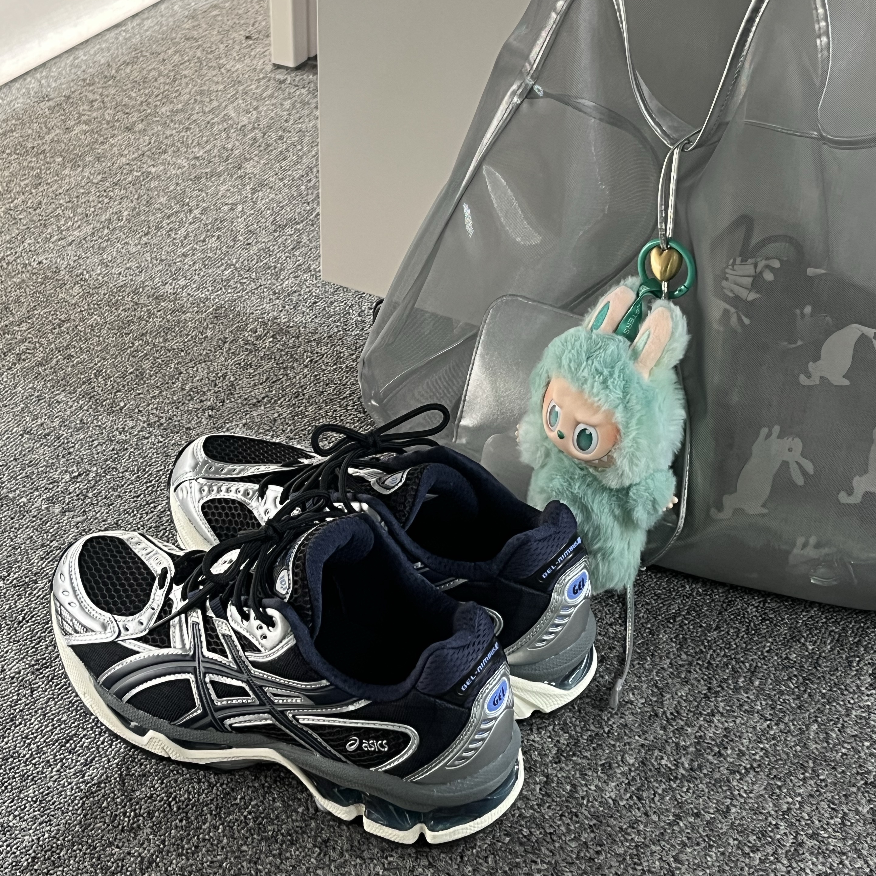 Asics Gel-Nimbus 10.1 Black Pure Silver - Korea Exclusive, Archivepke Luv Basket Bag Mesh Silver 착용 스타일