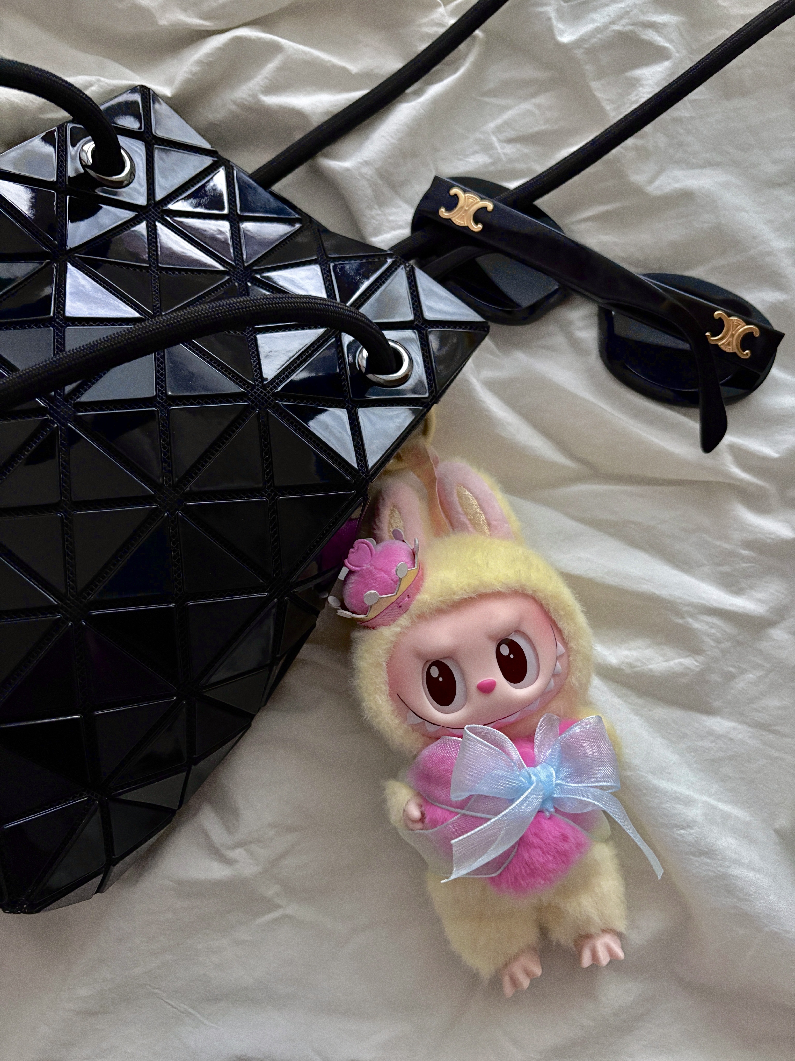 Pop Mart The Monsters Checkmate Series Plush Keyring, (W) Celine Triomphe 01 Sunglasses in Acetate Black 착용 스타일