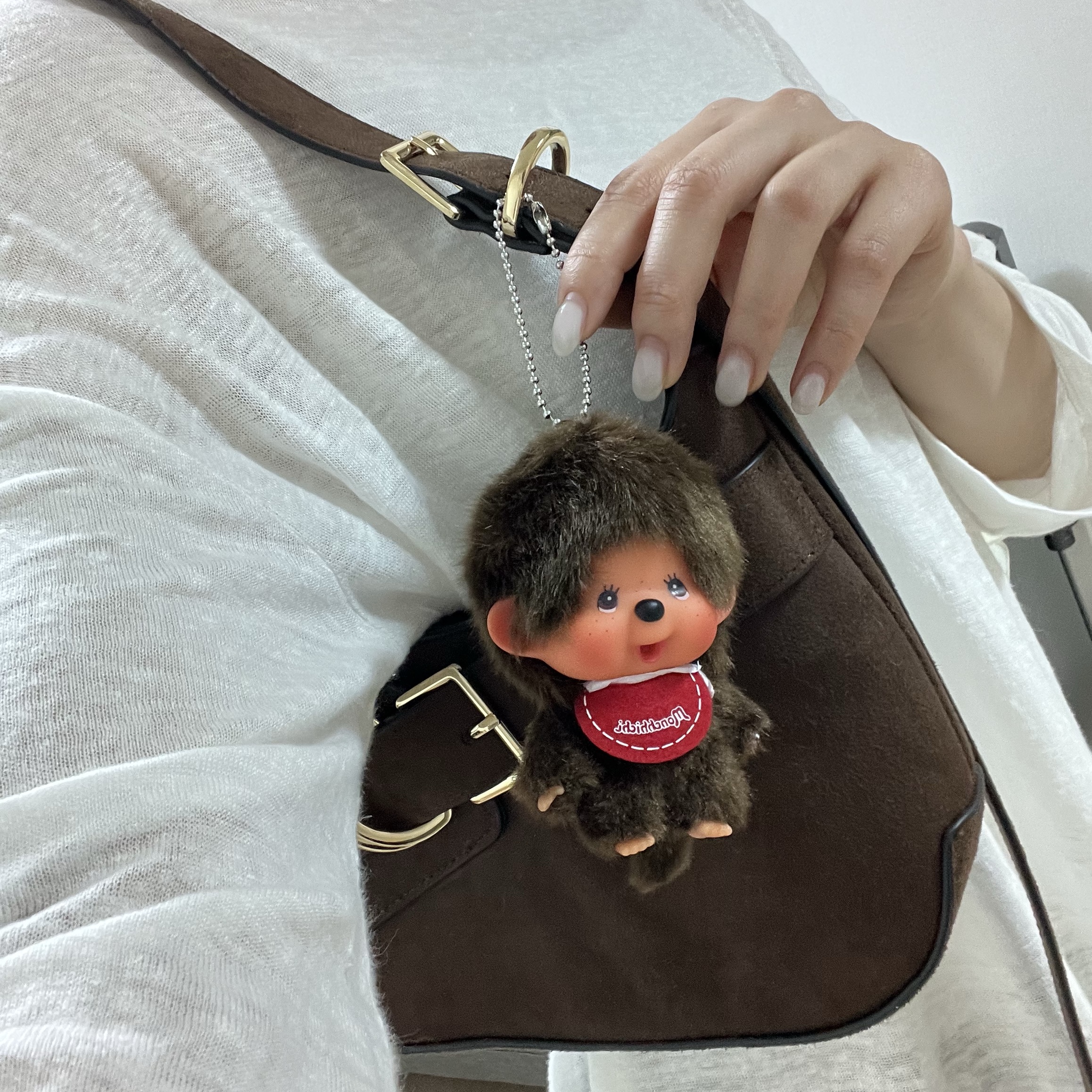 Monchhichi Bighead SS Boy Key Chain Brown 착용 스타일