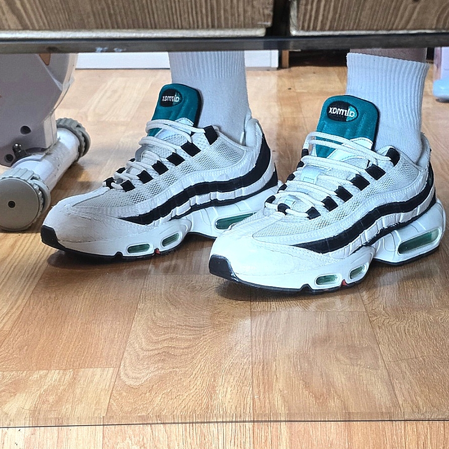Nike Air Max 95 OG White and Black 착용 스타일 - 1
