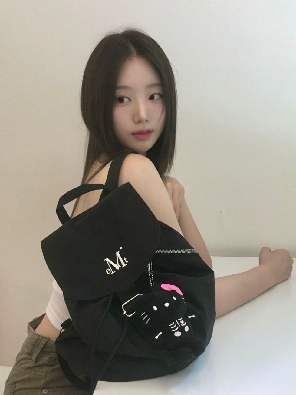 MUCENT Mute Mini Back Pack Black 착용 스타일