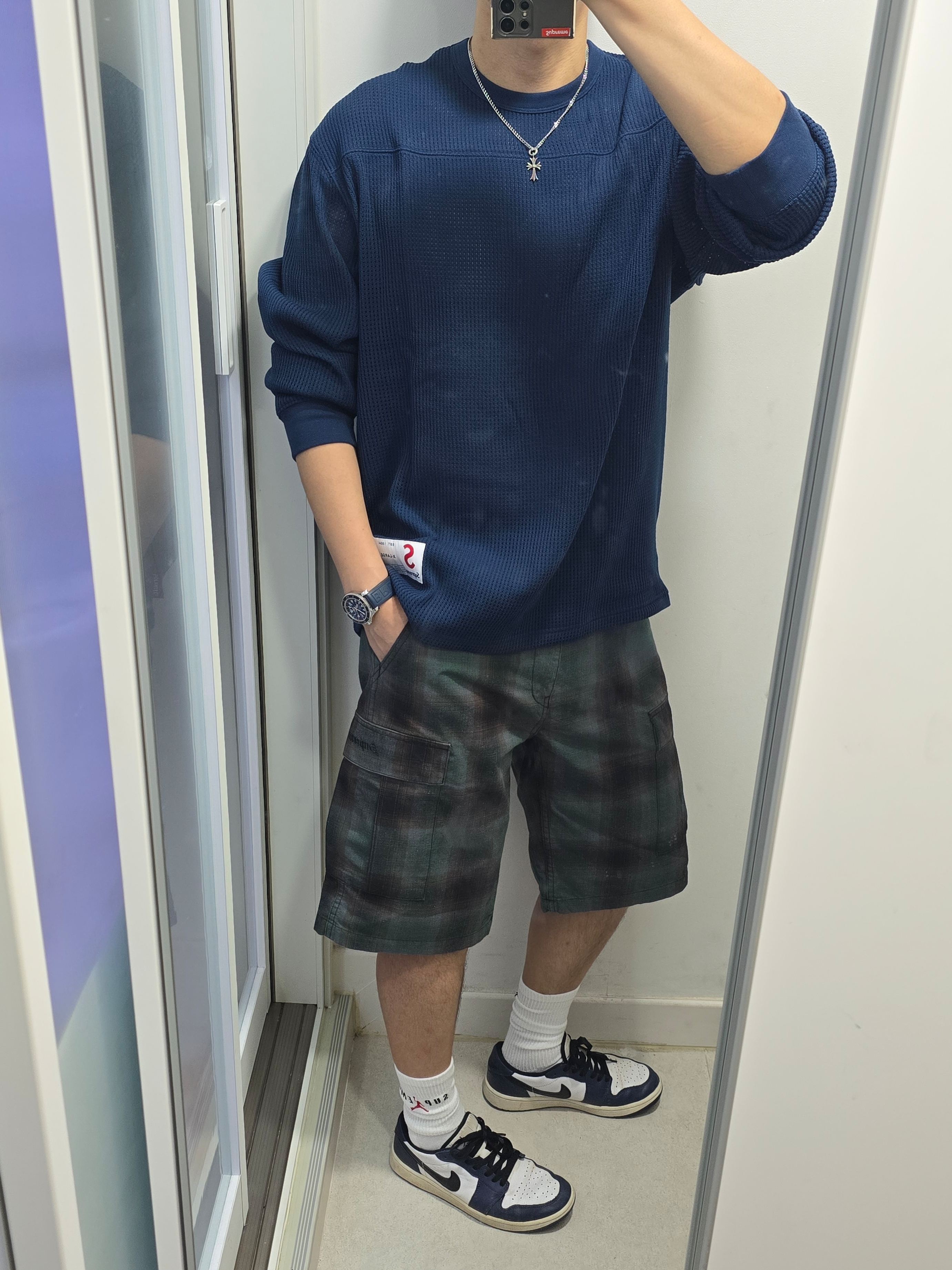 Supreme Polartec Mesh L/S Football Top Navy - 25SS, Supreme Shadow Plaid Cargo Shorts Green - 25SS 착용 스타일