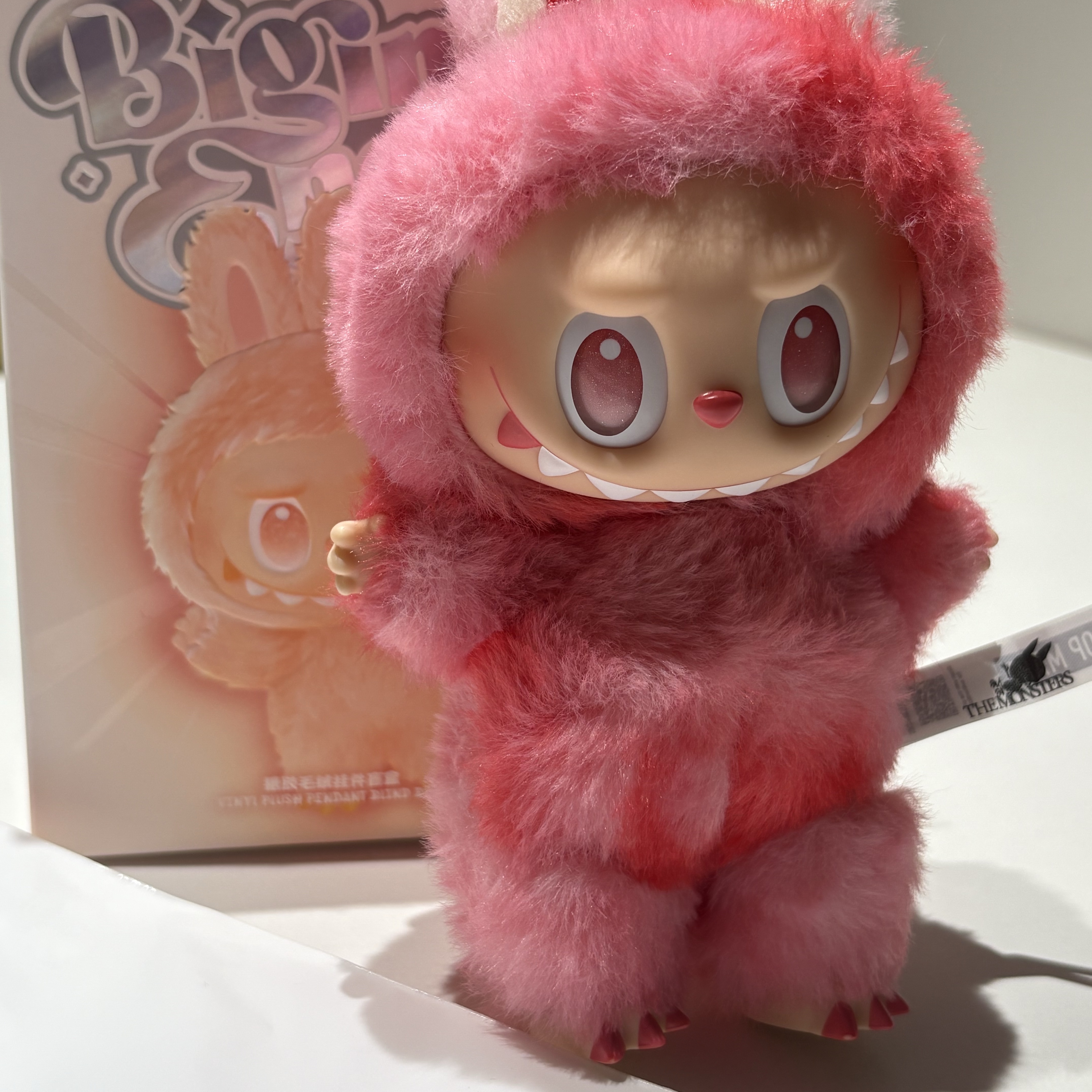 Pop Mart Labubu The Monsters Highlight Series Sealed Case (1 Blind Box) 착용 스타일