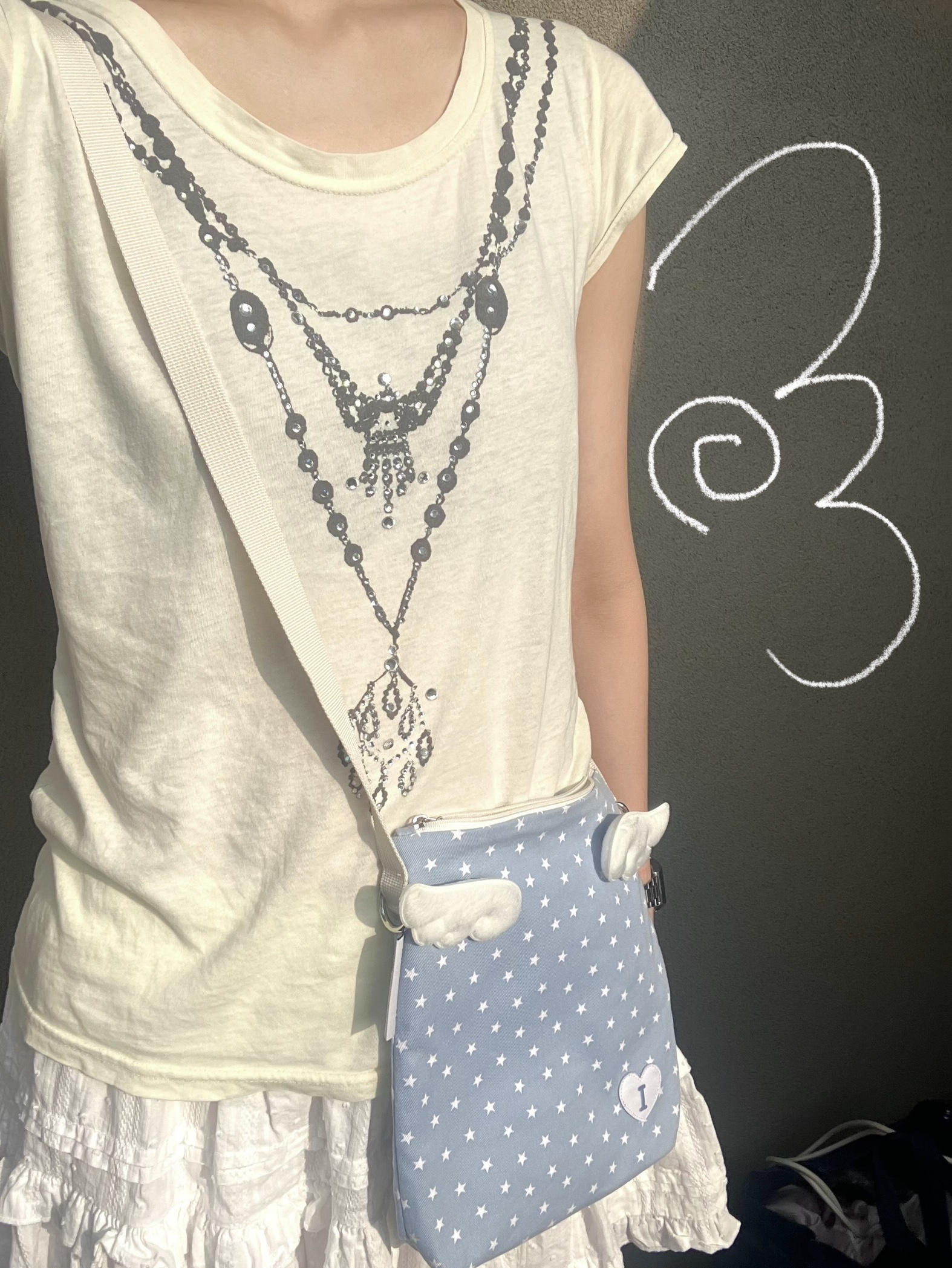Isummerly Koi Cross Bag Sky 착용 스타일 - 3