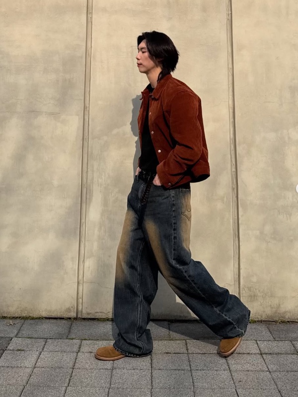 WESLEY HYUSTON Double Belt Loop Wide Denim Pants Brown 착용 스타일 - 3