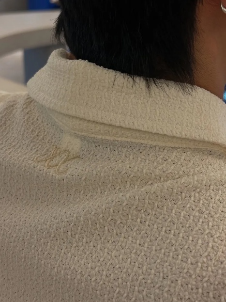 WESLEY HYUSTON Breeze Open Collar Half Knit Shirt Ivory 착용 스타일 - 2