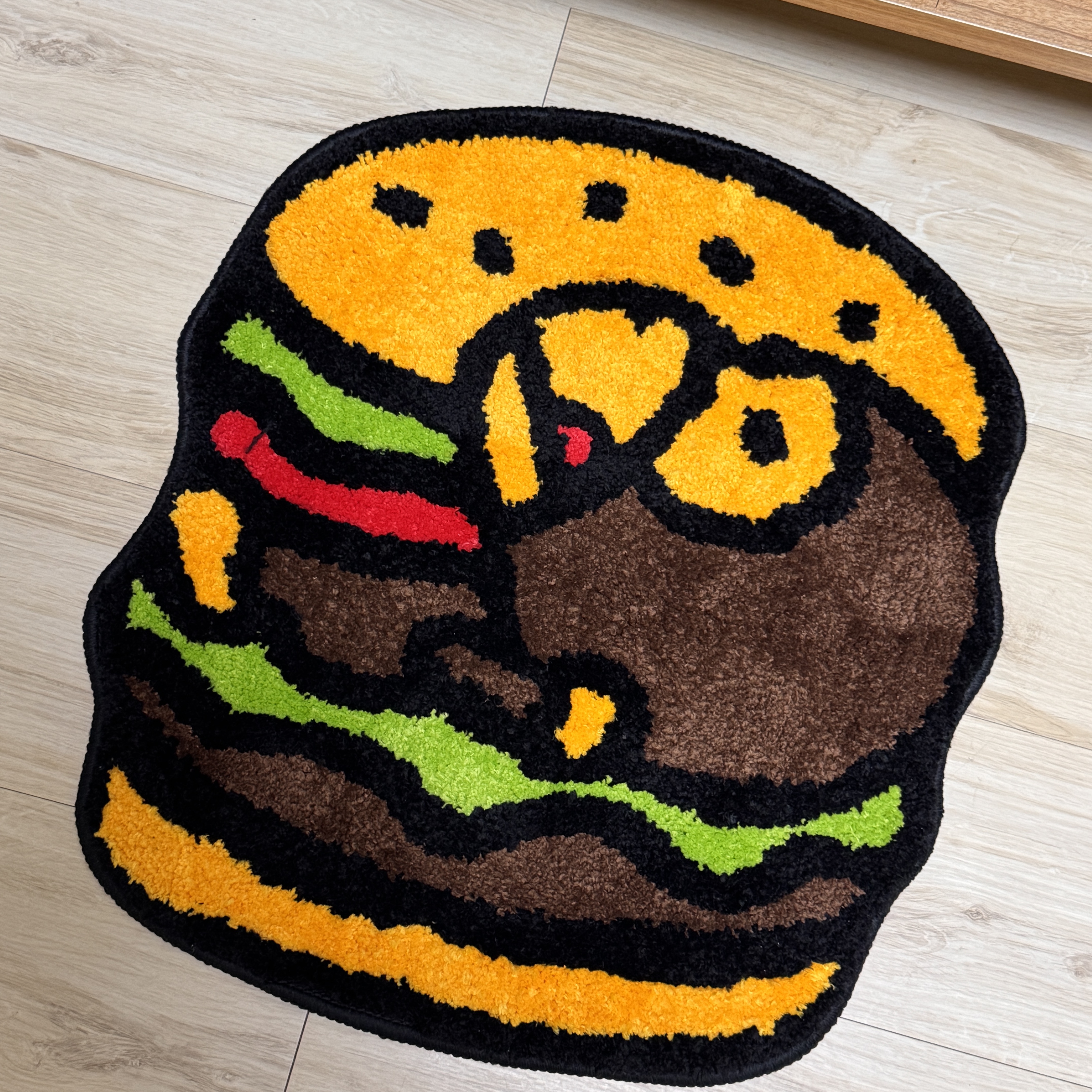 BAPE Baby Milo Hamburger Rug Brown 착용 스타일