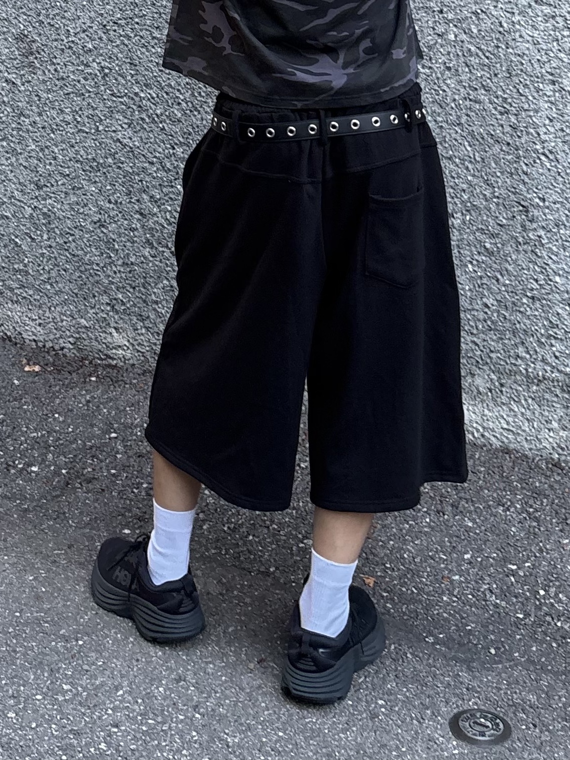 Hoka Bondi 8 Black - Wide, Supreme Washed Chino Twill Camp Cap Black - 25SS 착용 스타일 - 9