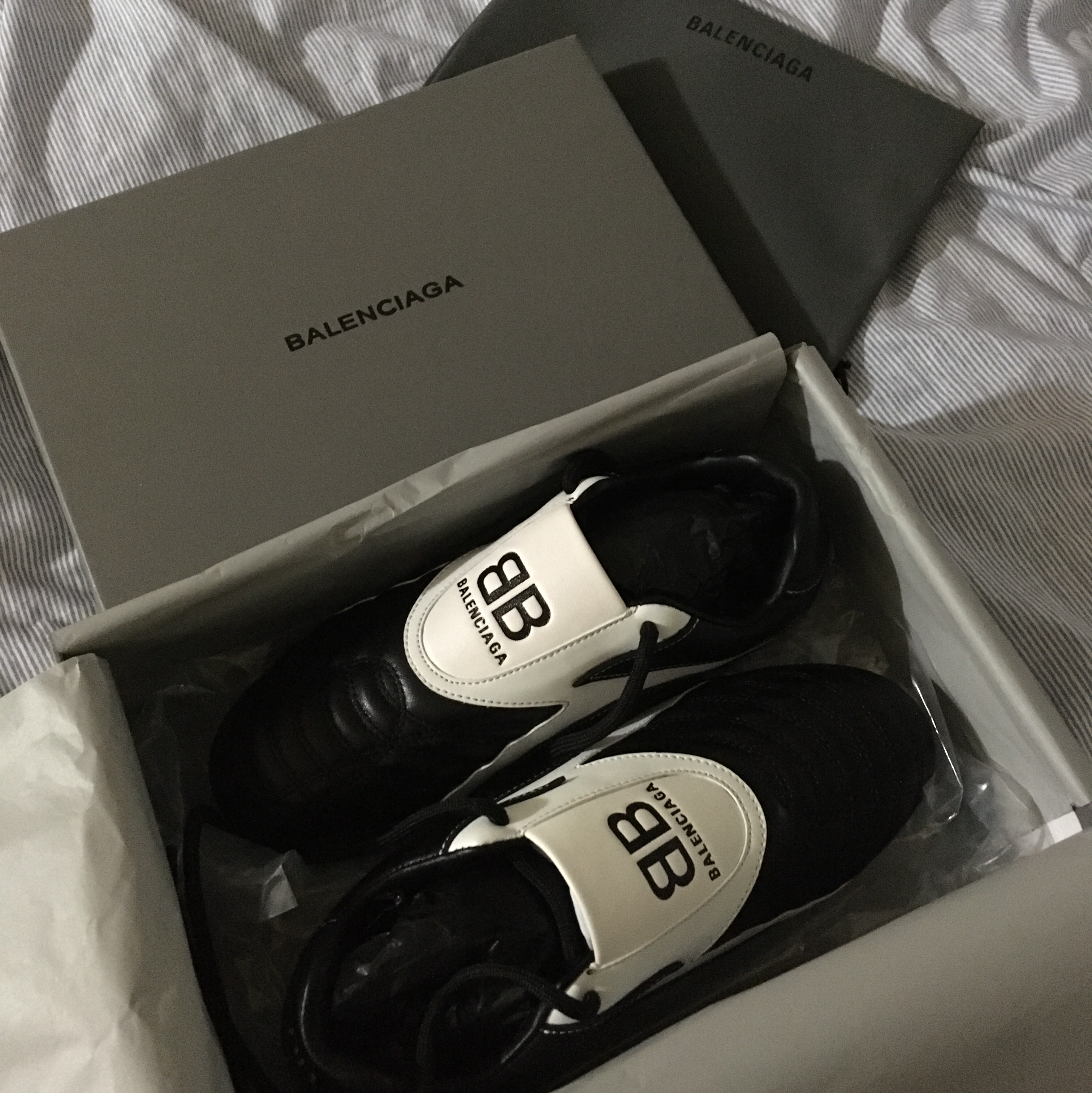 Balenciaga Zen Sneakers Black White 착용 스타일 - 4