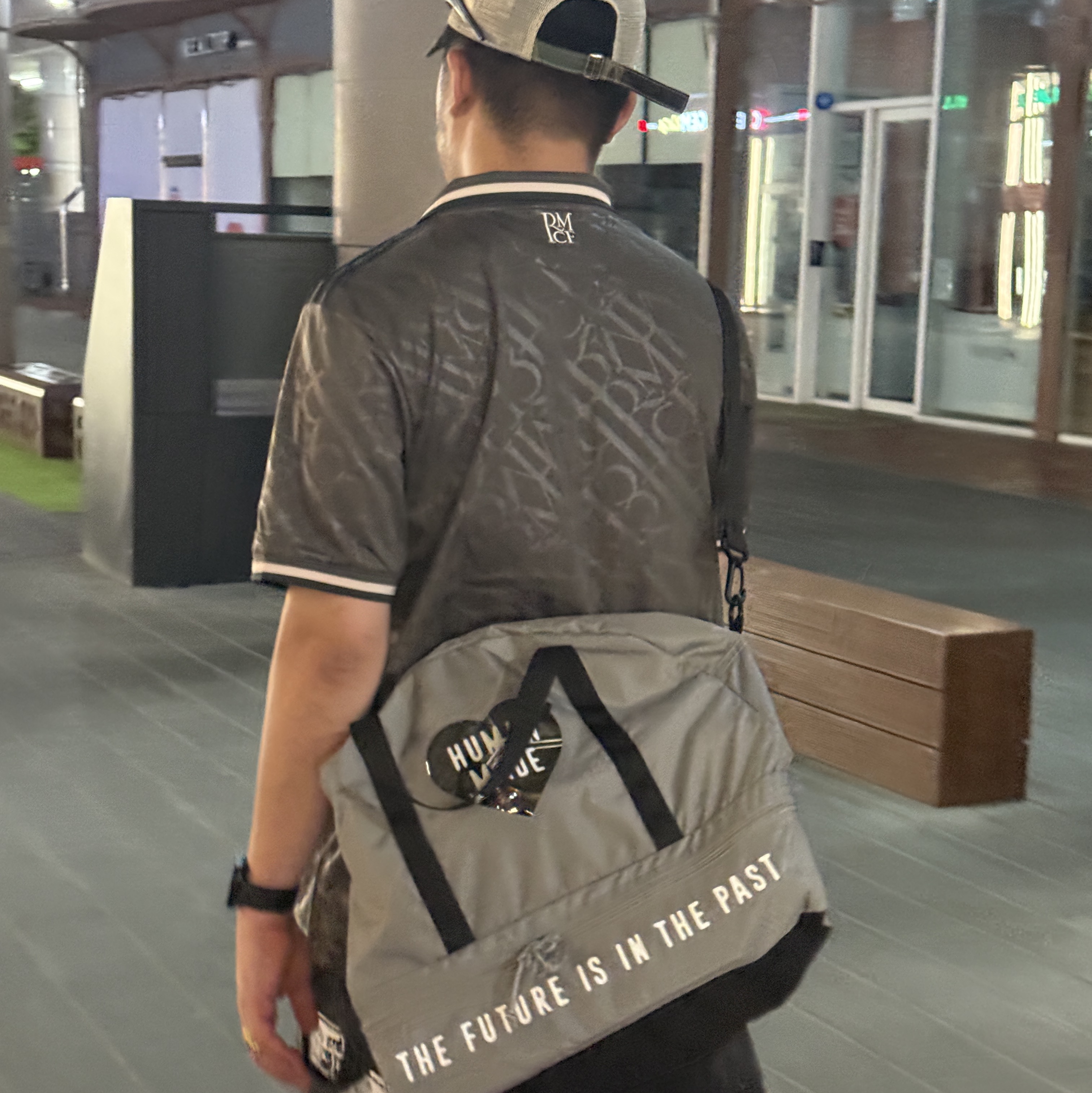 Human Made Boston Bag Gray, Adidas Real Madrid 2024/25 3rd Jersey Charcoal - KR Sizing (Non Marking Ver.) 착용 스타일