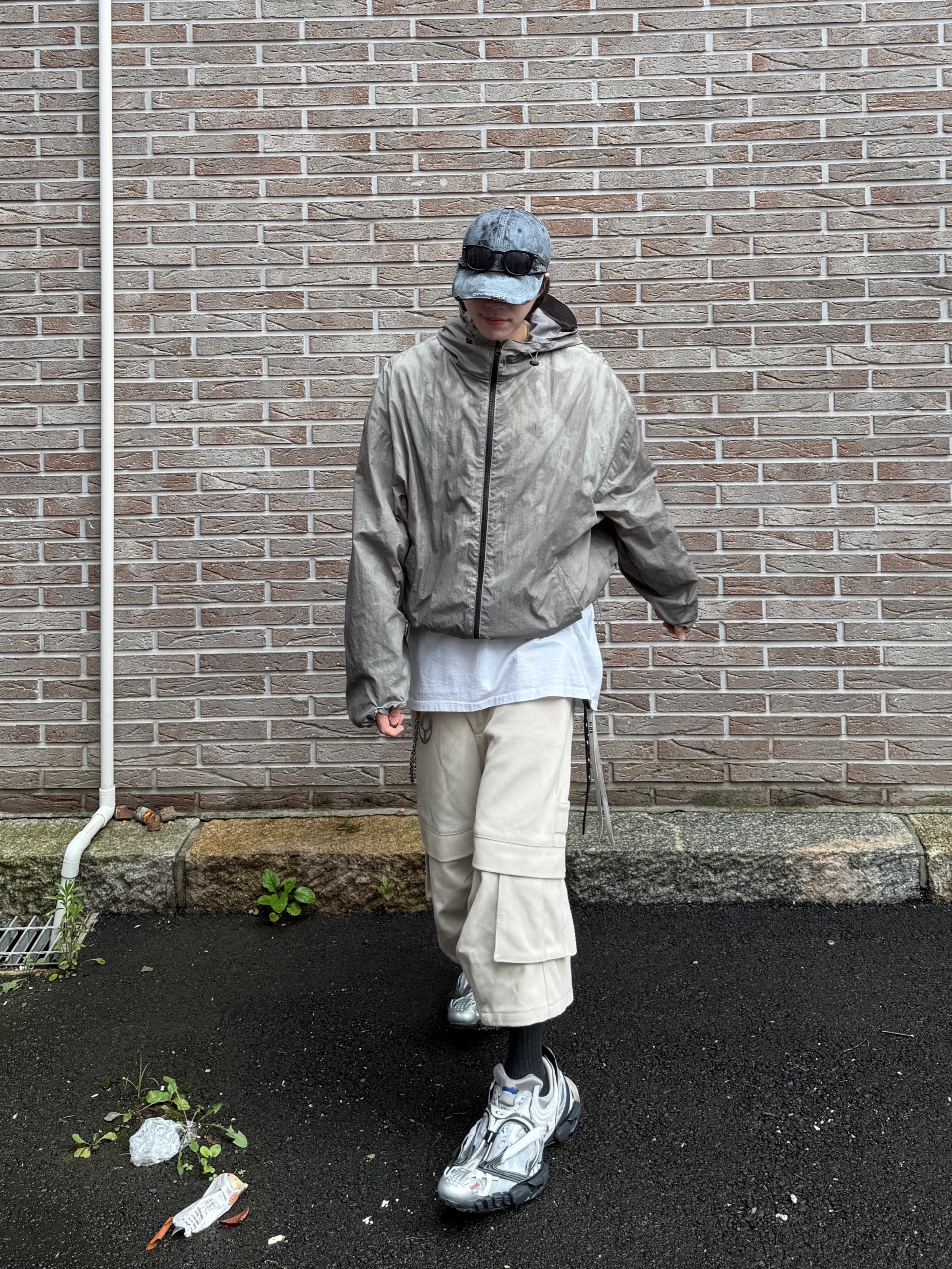 Kamien x MJD Double Hole Belt Black Shearling Calfskin, Kamien Titan Bermuda Pants Light Beige 착용 스타일 - 5