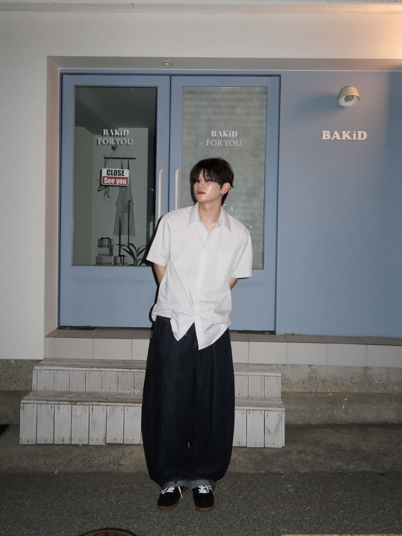 noun Wide Curved Denim Pants One Washed 착용 스타일 - 2