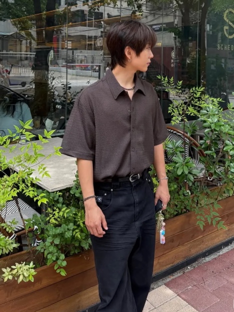 WESLEY HYUSTON Breeze Open Collar Half Knit Shirt Dark Brown 착용 스타일 - 3
