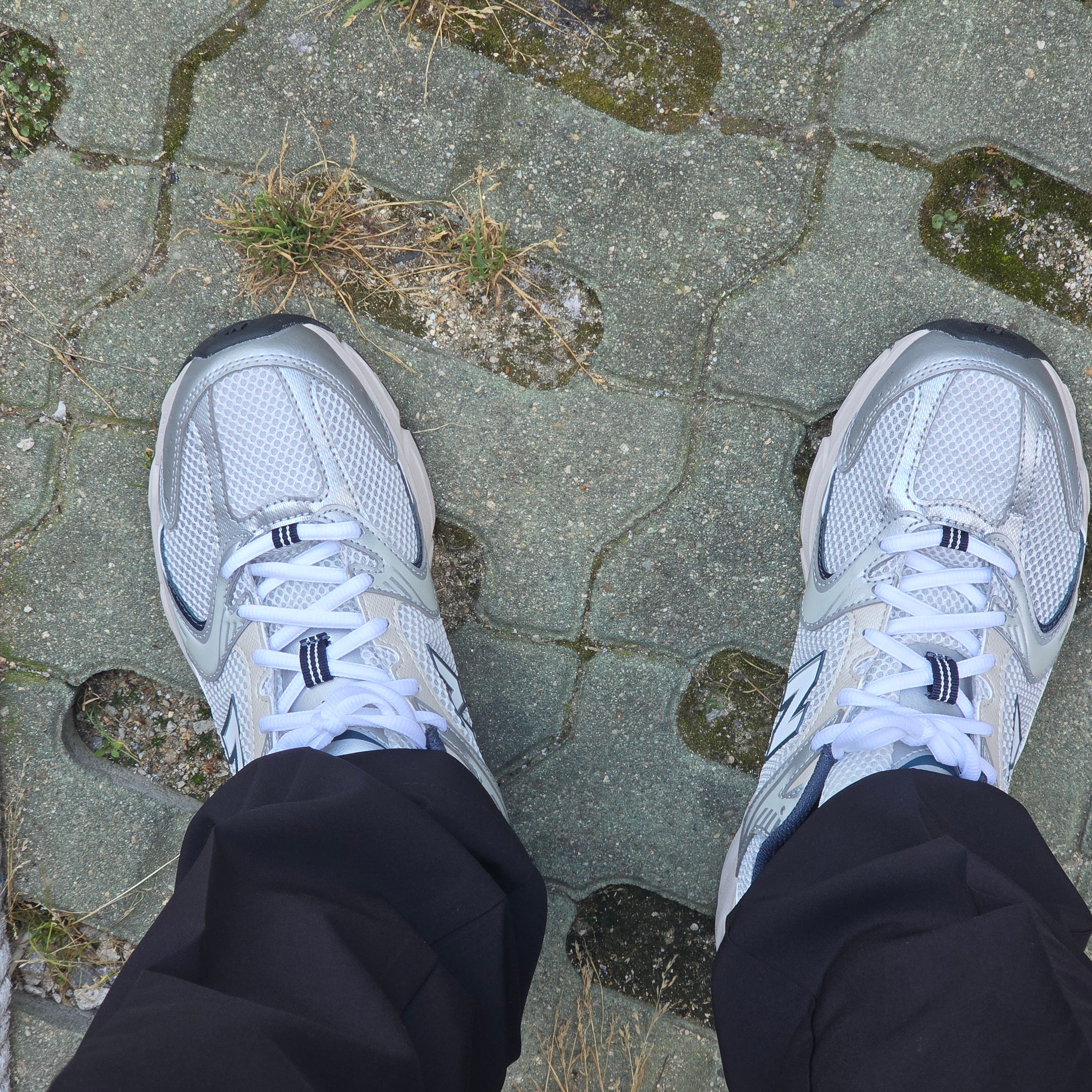 New Balance 530 Steel Grey 착용 스타일 - 3