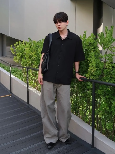 WESLEY HYUSTON Breeze Open Collar Half Knit Shirt Black 착용 스타일 - 3