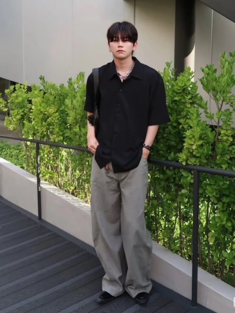 WESLEY HYUSTON Breeze Open Collar Half Knit Shirt Black 착용 스타일 - 2