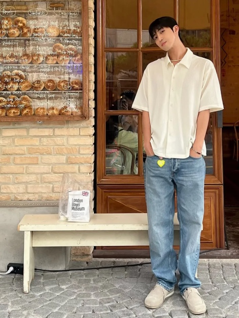 WESLEY HYUSTON Breeze Open Collar Half Knit Shirt Ivory 착용 스타일 - 3