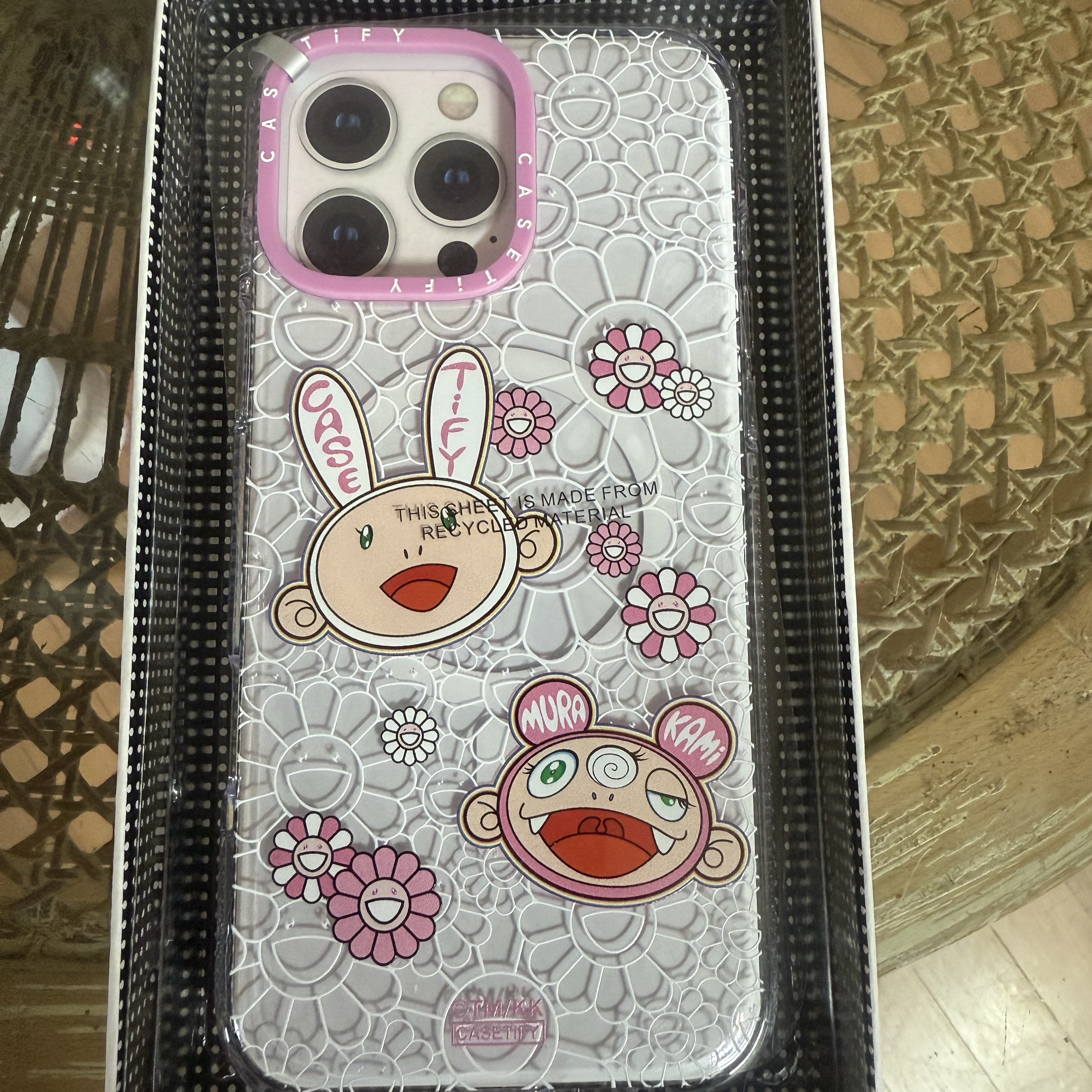 Casetify x Murakami Takashi Kaikai and Kiki iPhone Flower Blossom Case Clear 착용 스타일