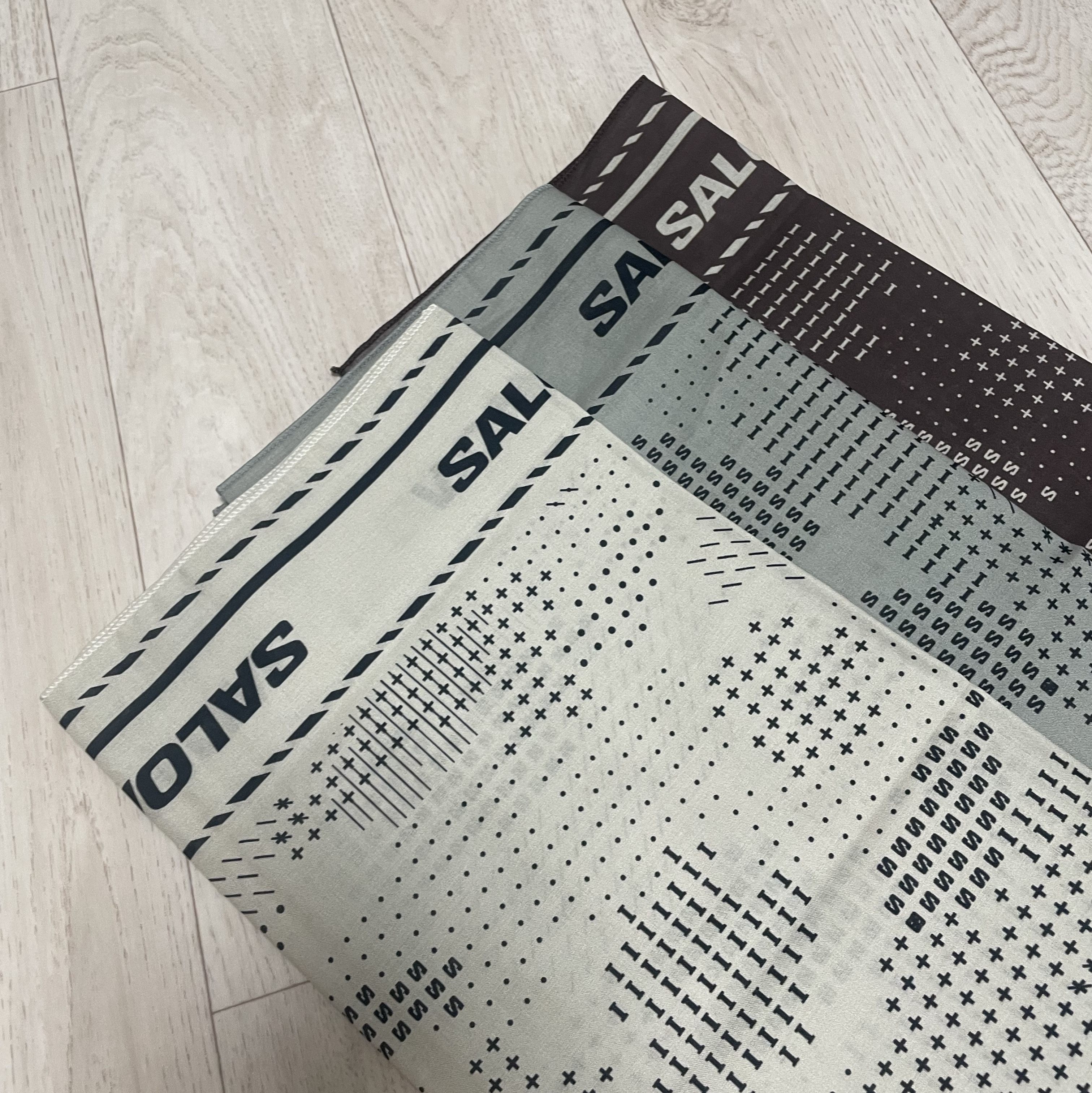 Salomon Multiple Bandana Cream, Salomon Multiple Bandana Brown 착용 스타일