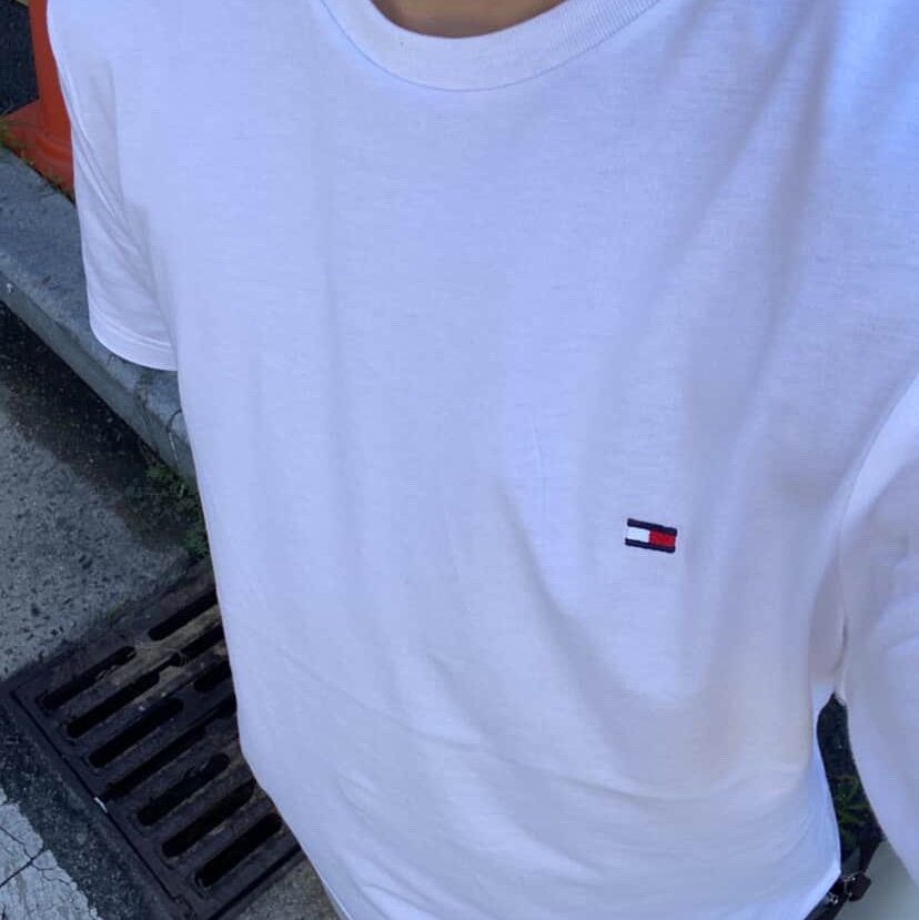 Tommy Hilfiger Core Flag Crew Neck T-Shirt White 착용 스타일