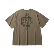 moif x inapsquare Work Hard H/S Tee Olive