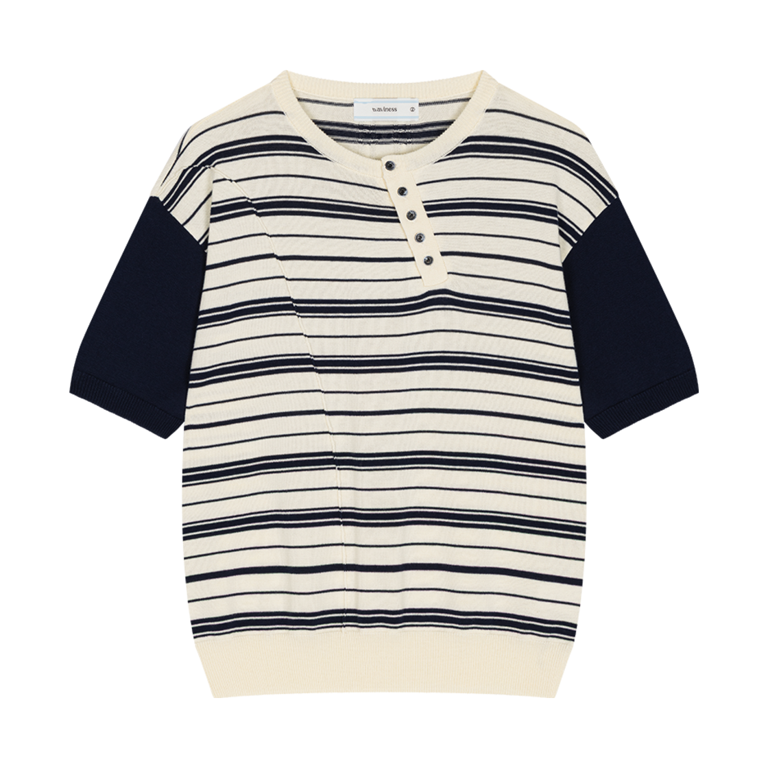 웨이비니스 다이애그널 플로우 헨리넥 하프 니트 네이비 스트라이프(Waviness Diagonal Flow Henley Neck Half Knit Navy Stripe)