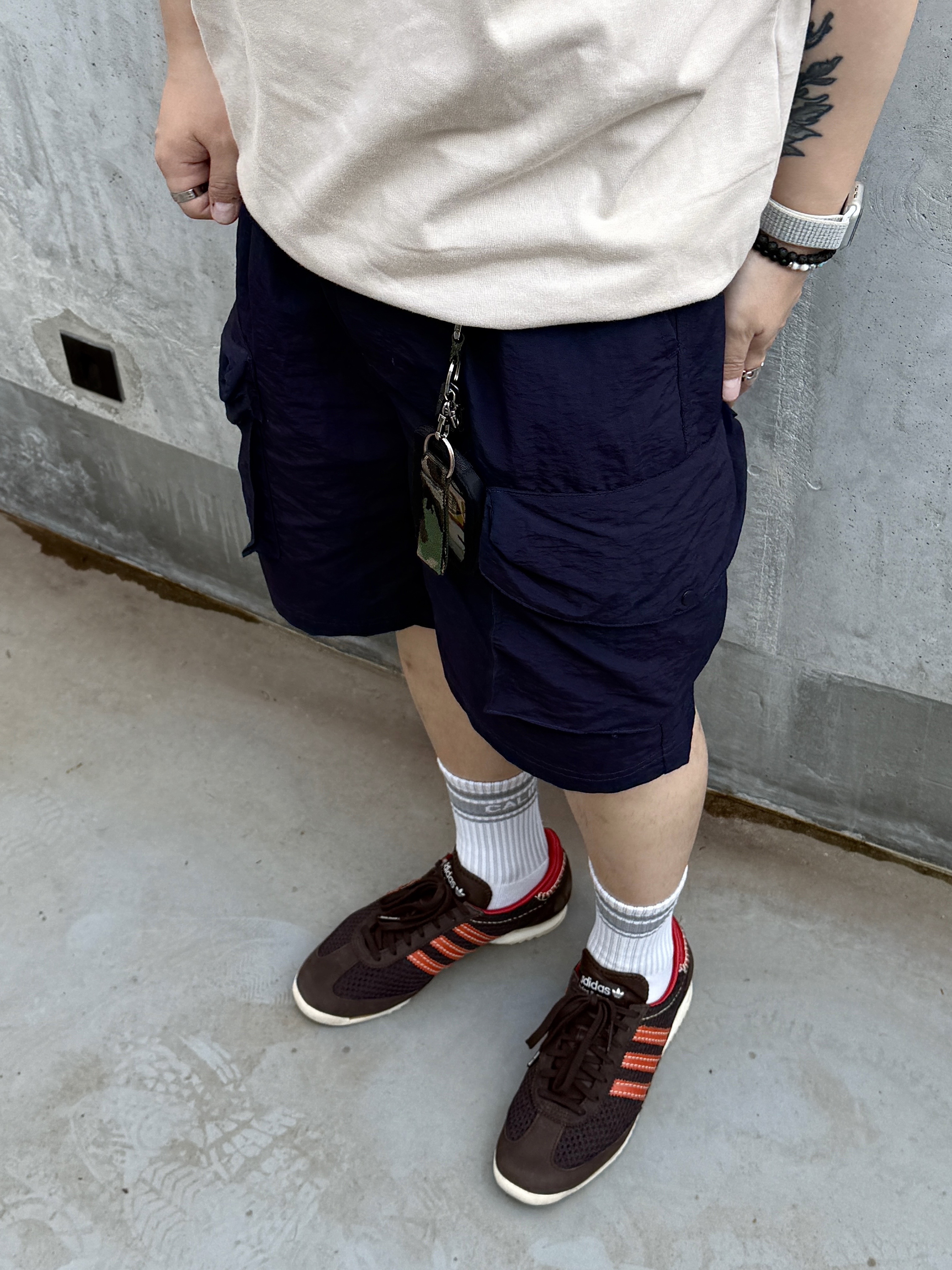 Adidas x Wales Bonner SL 72 Knit Brown, Human Made Military Card Case Black 착용 스타일 - 3