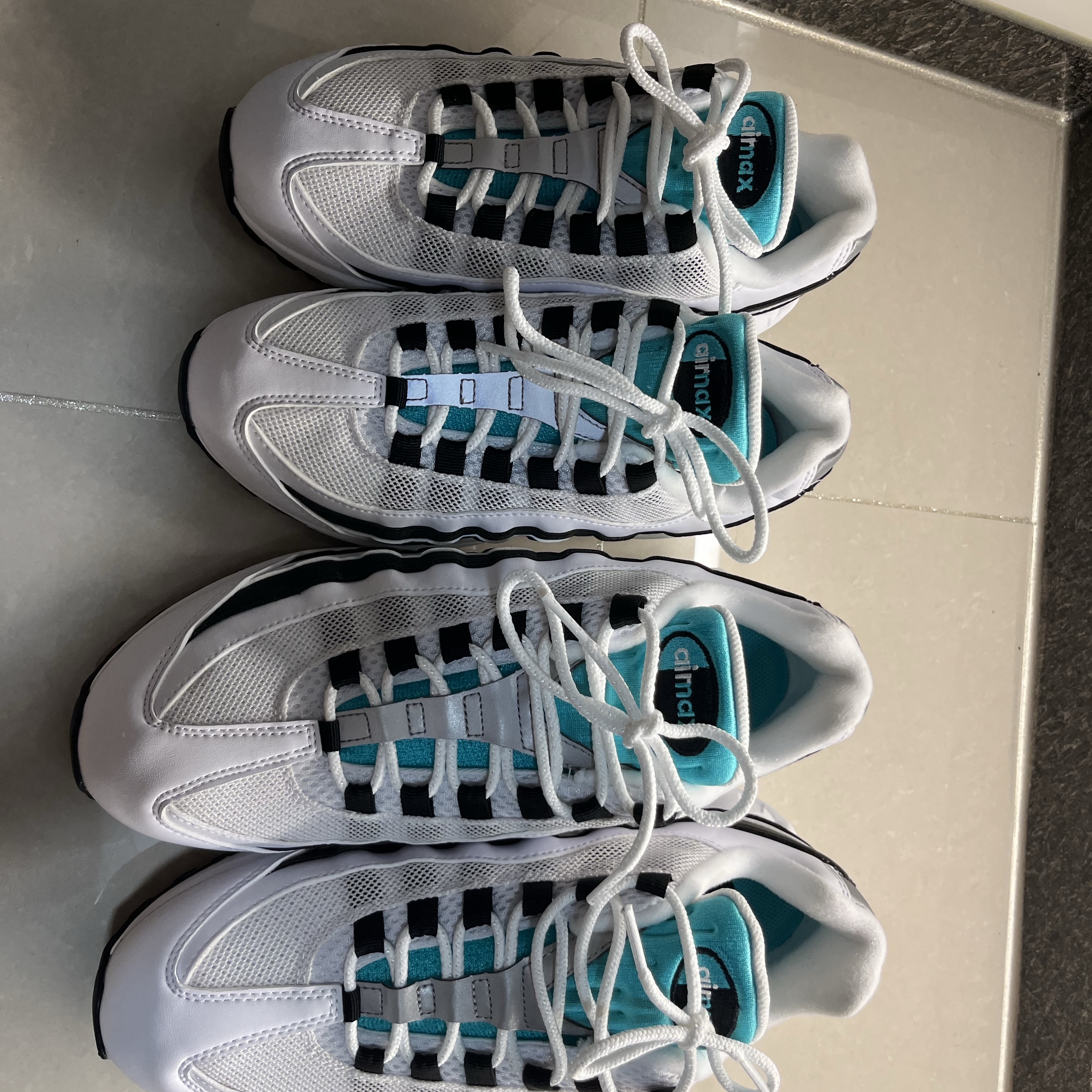 Nike Air Max 95 OG White and Black 착용 스타일