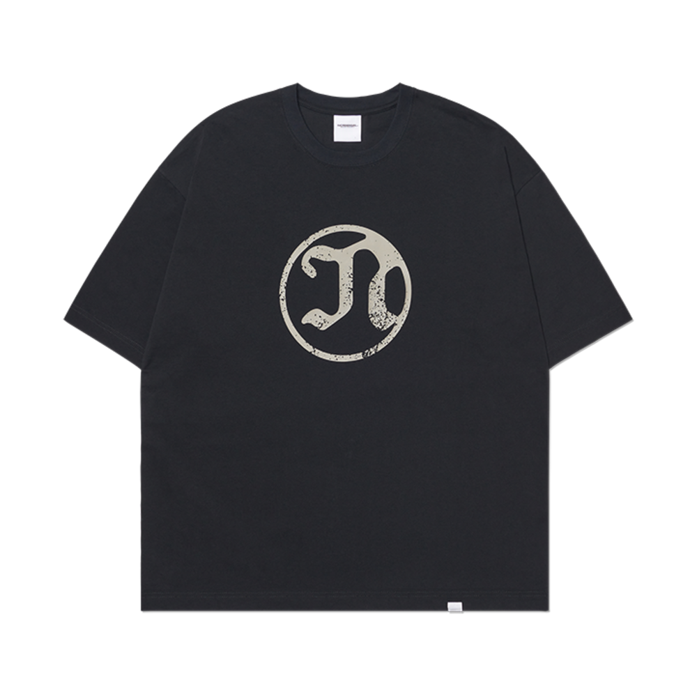 노매뉴얼 심볼 N 티셔츠 블랙
