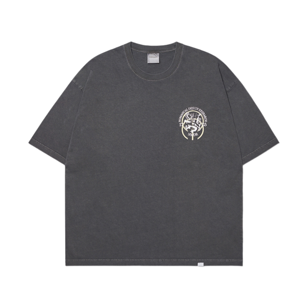 노매뉴얼 NM 헤럴드리 티셔츠 웜 차콜