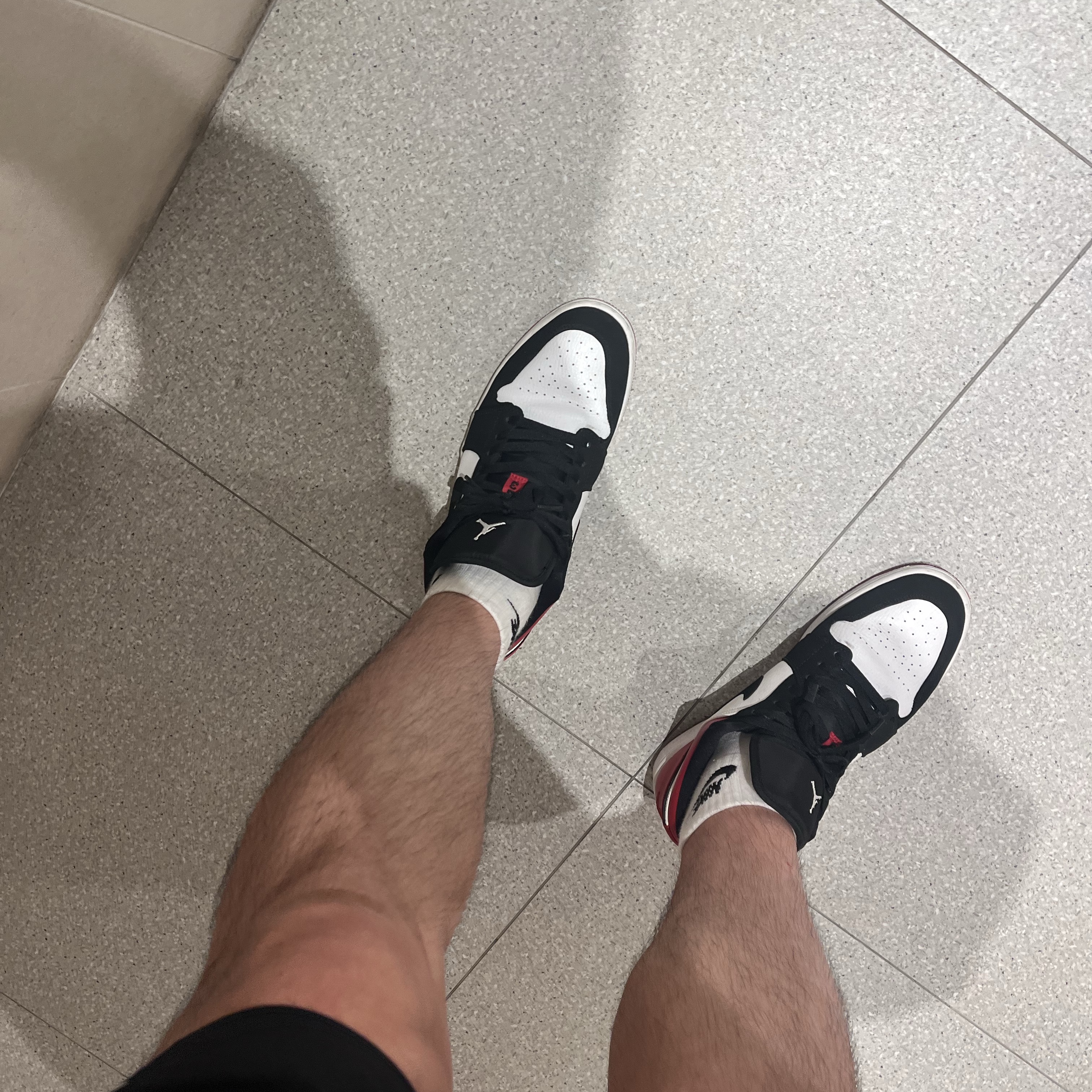 Jordan 1 Low Black Toe 착용 스타일