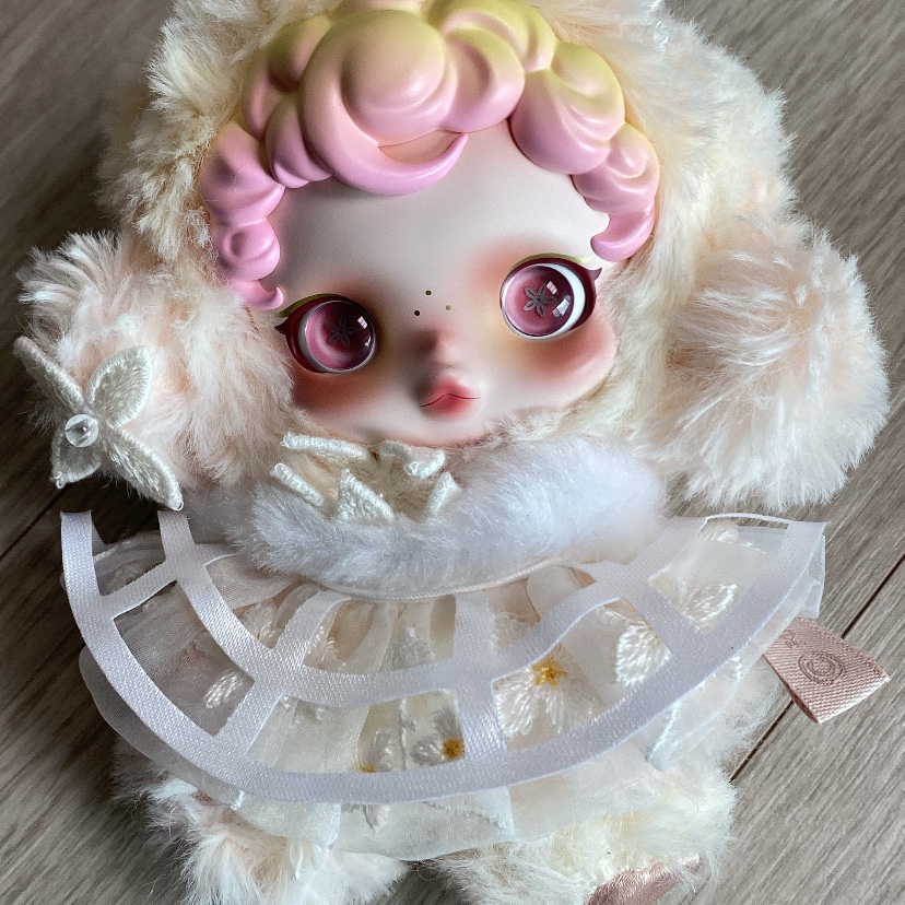 Pop Mart Skullpanda L’Impressionnisme Series Plush Doll (1 Blind Box) 착용 스타일