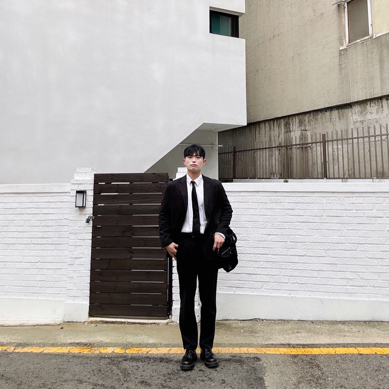 Dr. Martens 1461 Smooth Black, Porter x Toga Tote Bag Black 착용 스타일