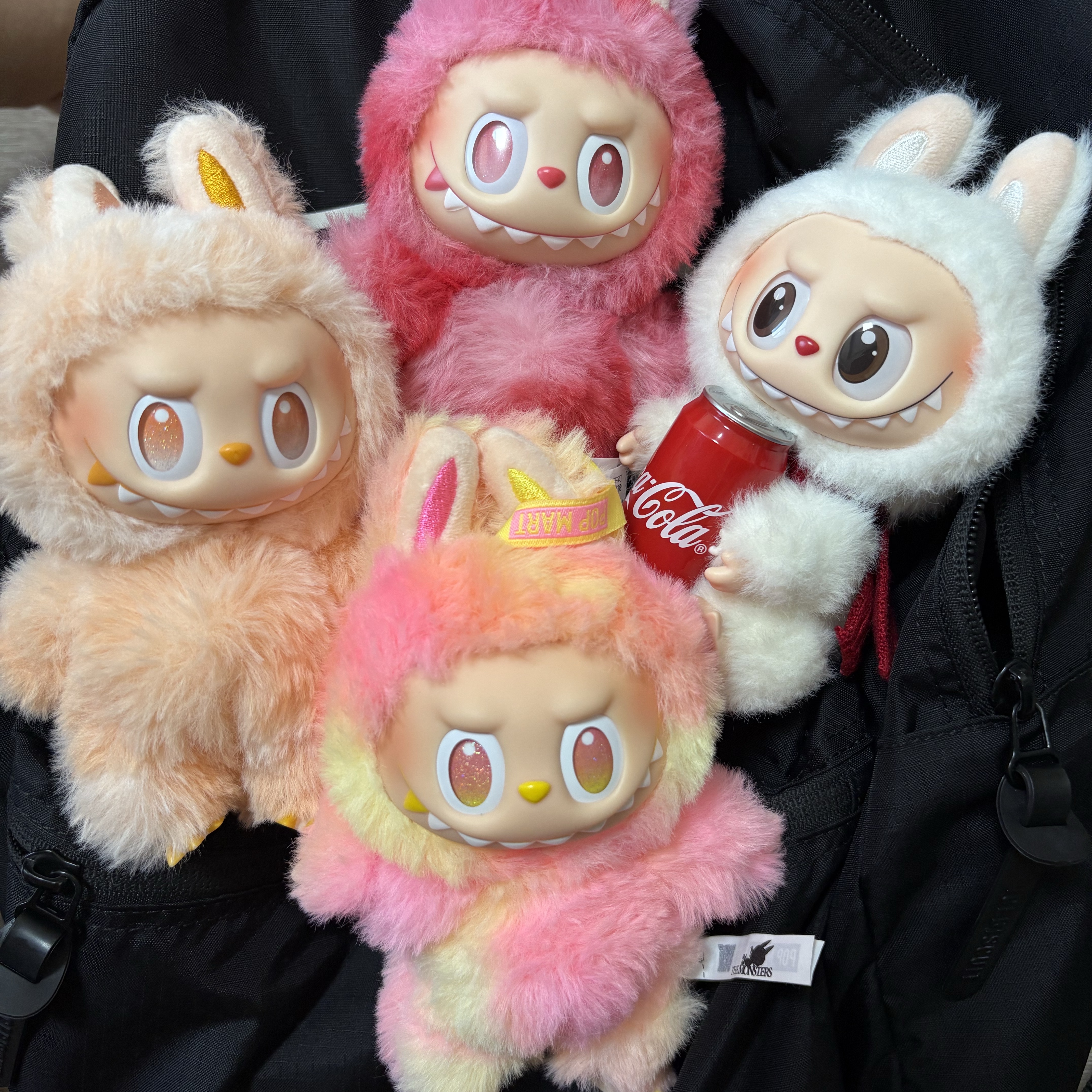 Pop Mart Labubu The Monsters Highlight Series Sealed Case (1 Blind Box) 착용 스타일