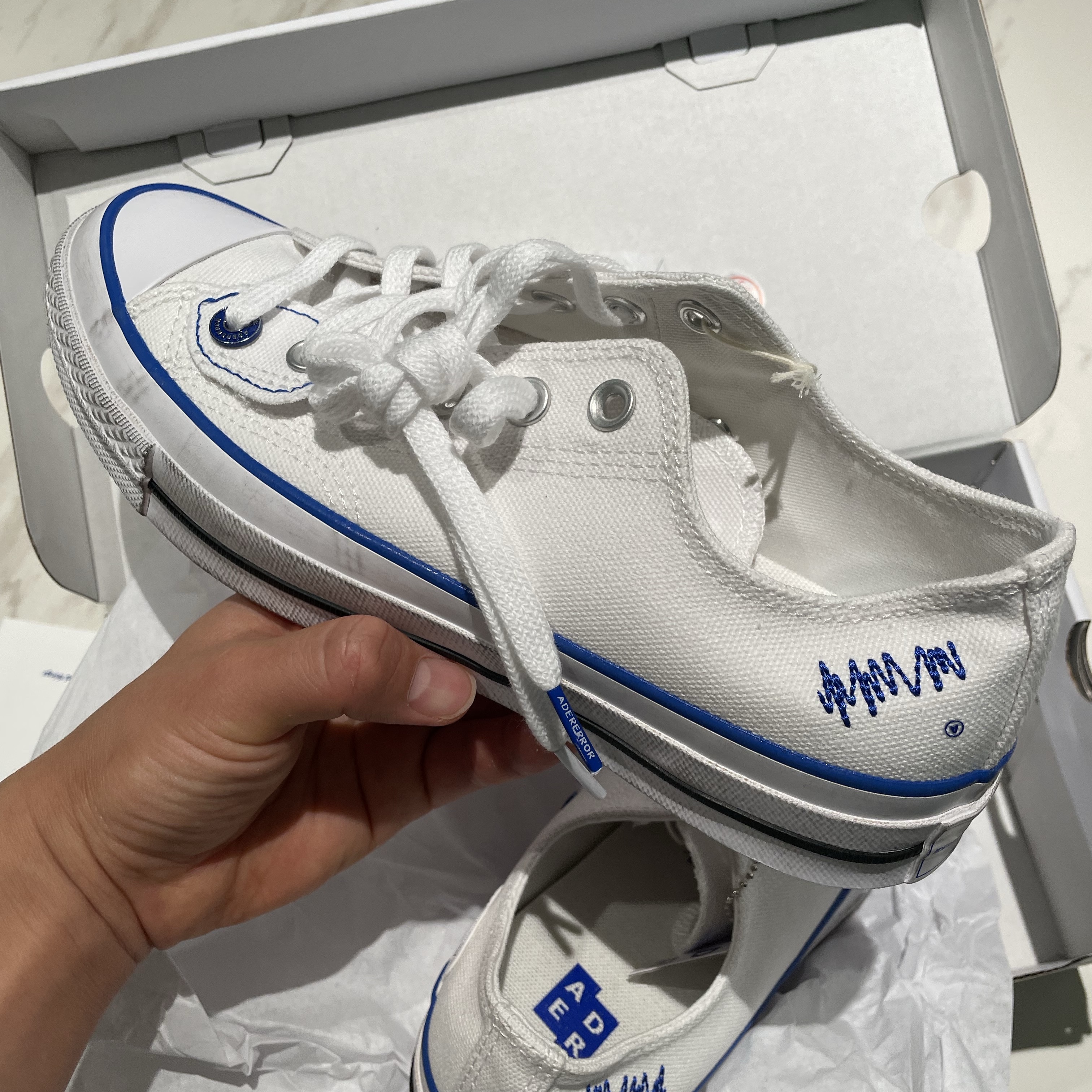 Converse x Ader Error Sig; Chuck 70 Low White Blue 착용 스타일 - 5