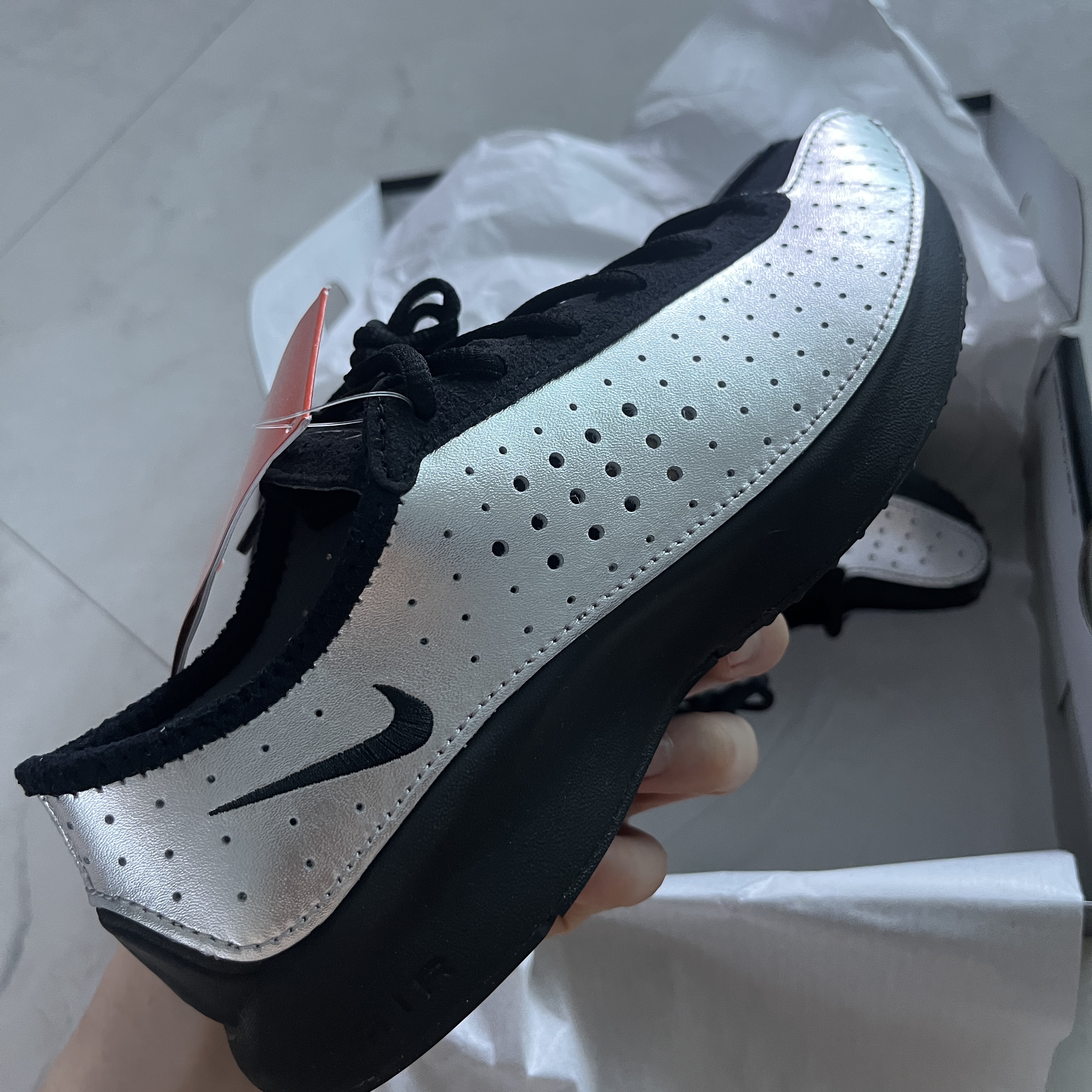 (W) Nike Air Superfly Metallic Silver and Black 착용 스타일