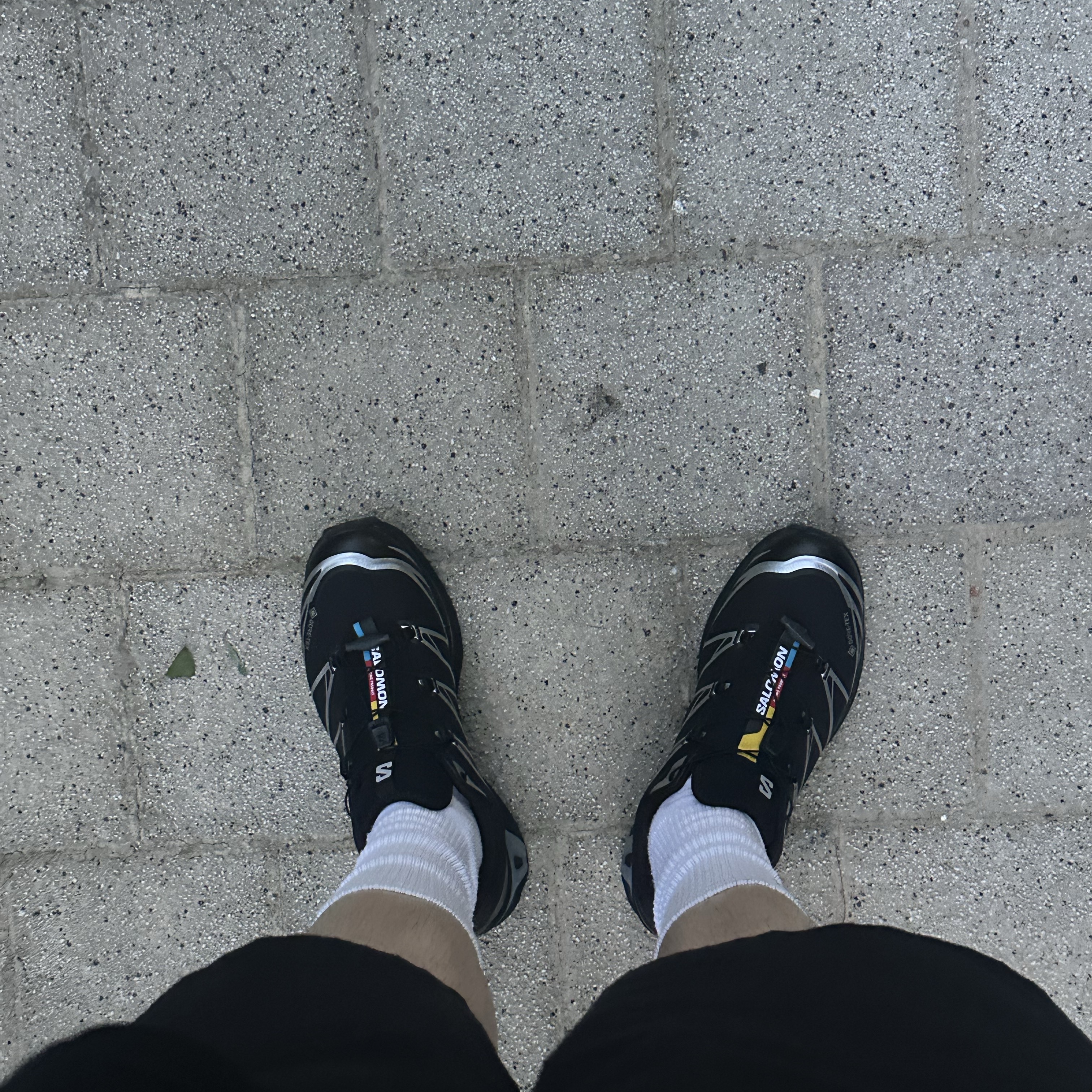 Salomon XT-6 GTX Black Silver 착용 스타일