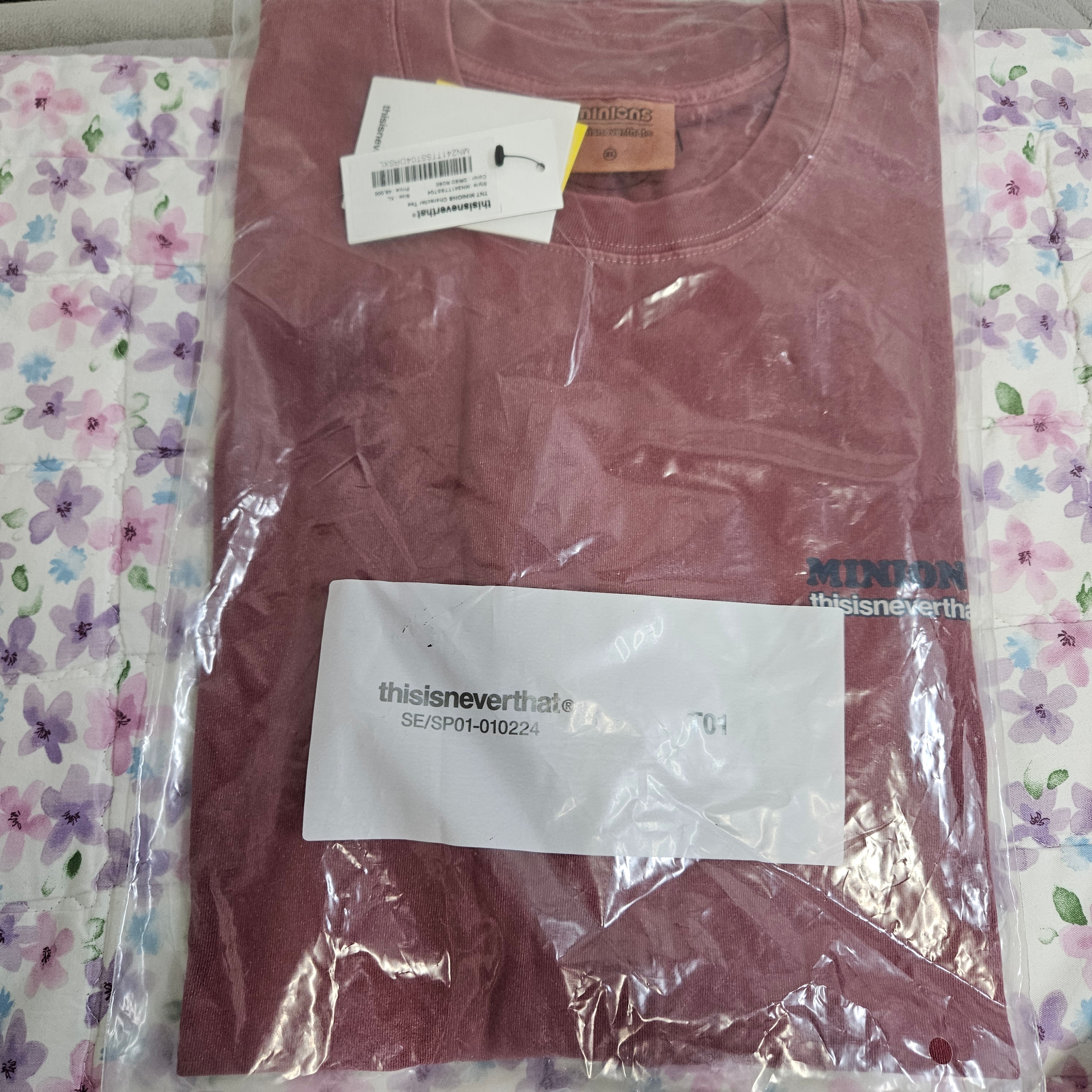 Thisisneverthat x Minions Character T-Shirt Dried Rose 착용 스타일
