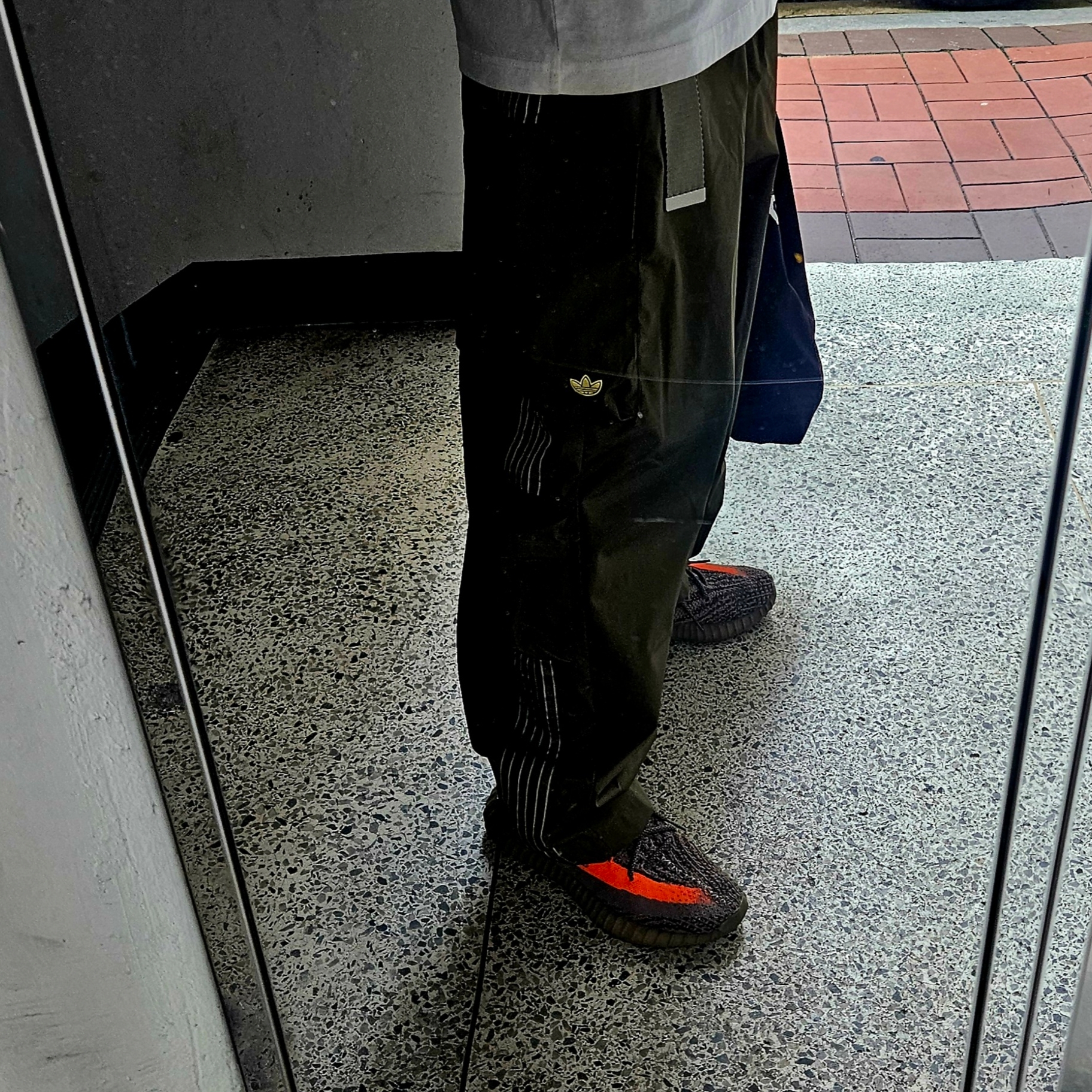 Adidas Yeezy Boost 350 V2 Beluga 착용 스타일