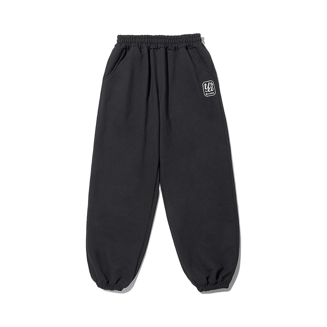 언스테디마켓 엠블럼 스웨트팬츠 블랙(Unsteady Market Emblem Sweat Pants Black)
