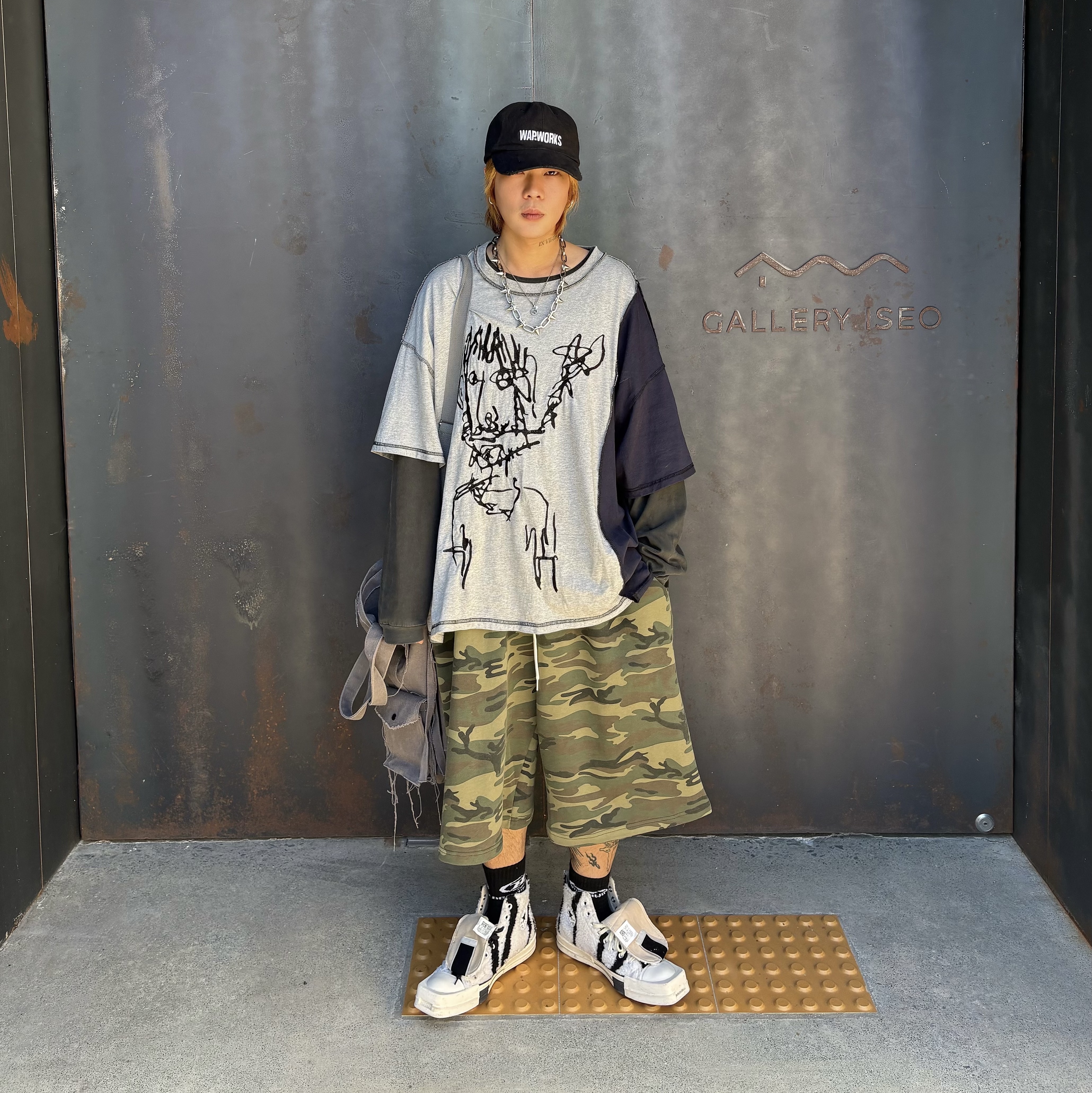 BORN TO WIN Symbol B Logo Socks Black, Converse x Drkshdw Turbodrk Chuck 70 Hi Lilly White 착용 스타일 - 2