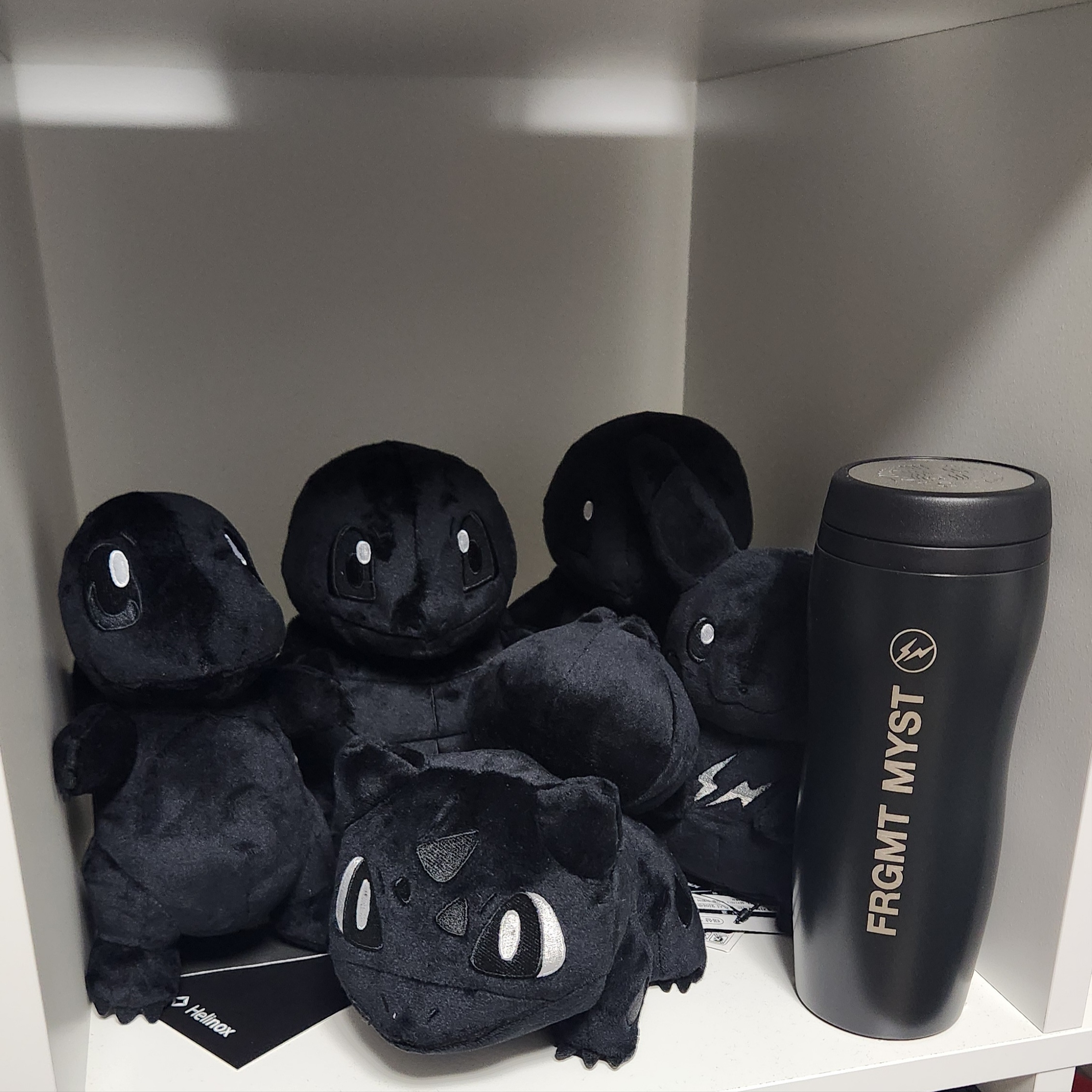 Fragment x Pokemon INN Thunderbolt Project TBP Plush Hitokage M Black 착용 스타일