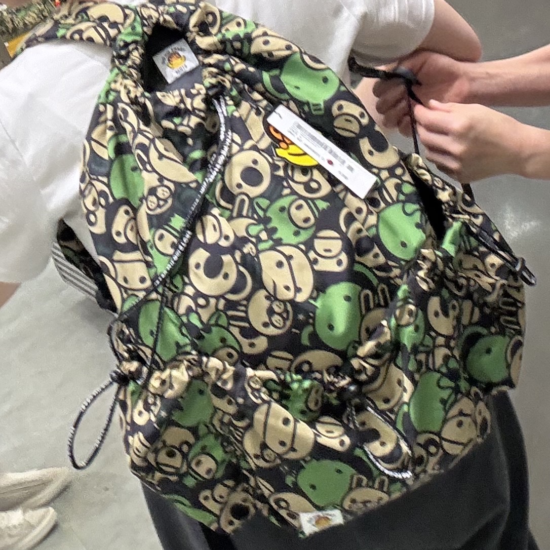 BAPE Baby Milo Friends Large Backpack Green 착용 스타일 - 2