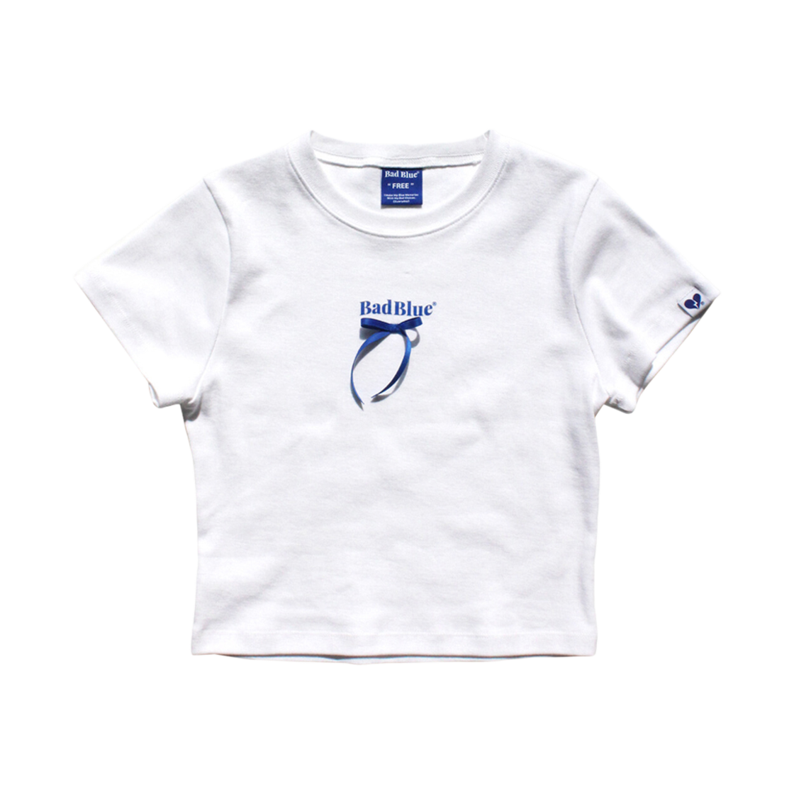 배드블루 리본 로고 슬림 티 화이트(BadBlue Ribbon Logo Slim Tee White)