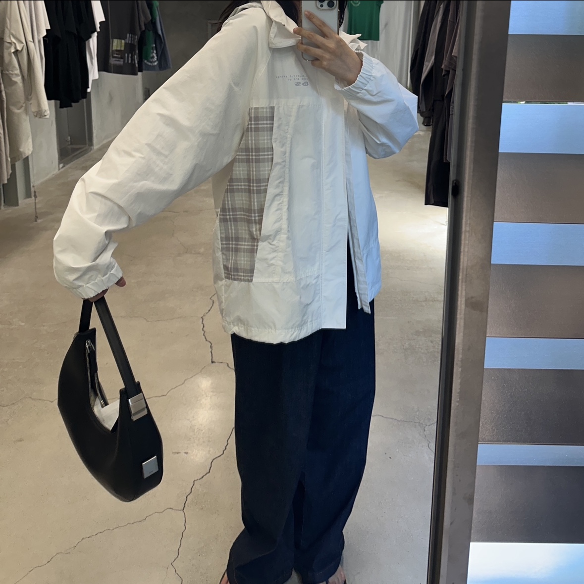 Sansan Gear X b.E Check Jacket White 착용 스타일