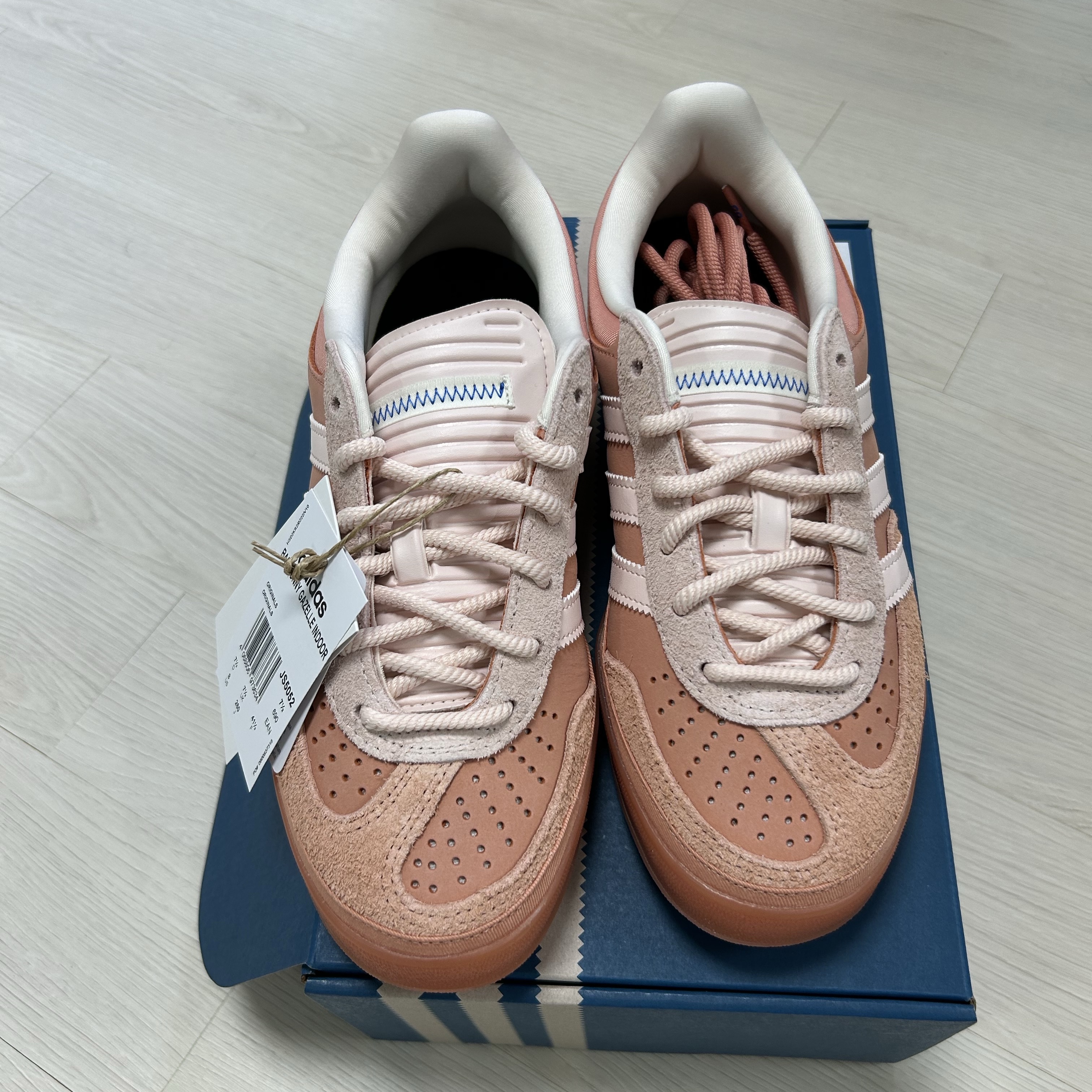 Adidas x Bad Bunny Gazelle Indoor Wonder Clay Wonder Quartz 착용 스타일