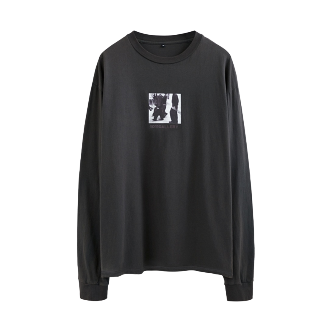 폴리테루 x 1011 갤러리 라운드넥 슬리브 차콜 브라운 - 23SS(Polyteru x 1011 Gallery Round Neck Sleeve Charcoal Brown - 23SS)