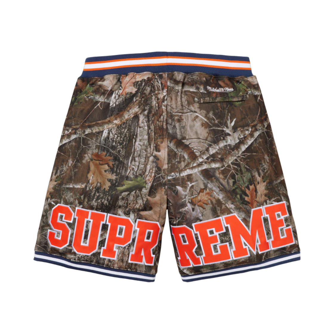 슈프림 미첼 & 네스 NCAA 베스킷볼 쇼츠 트루팀버 카나티 카모 - 24FW(Supreme Mitchell & Ness NCAA Basketball Shorts Truetimber Kanati Camo - 24FW)