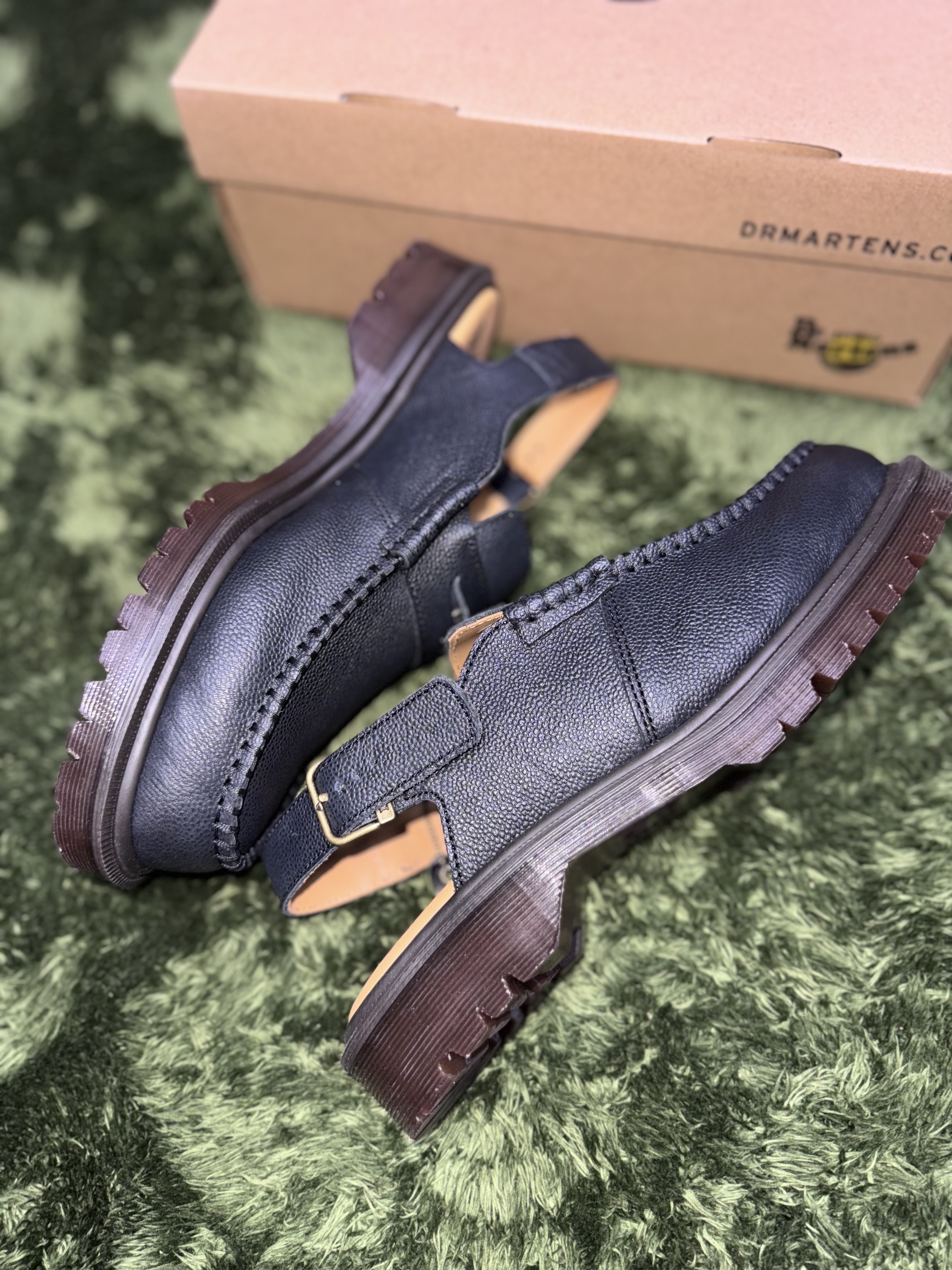 Dr. Martens Penton Westminster Leather Slingback Black 착용 스타일 - 6